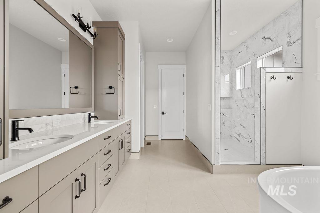 11305 N Elk Ridge Way