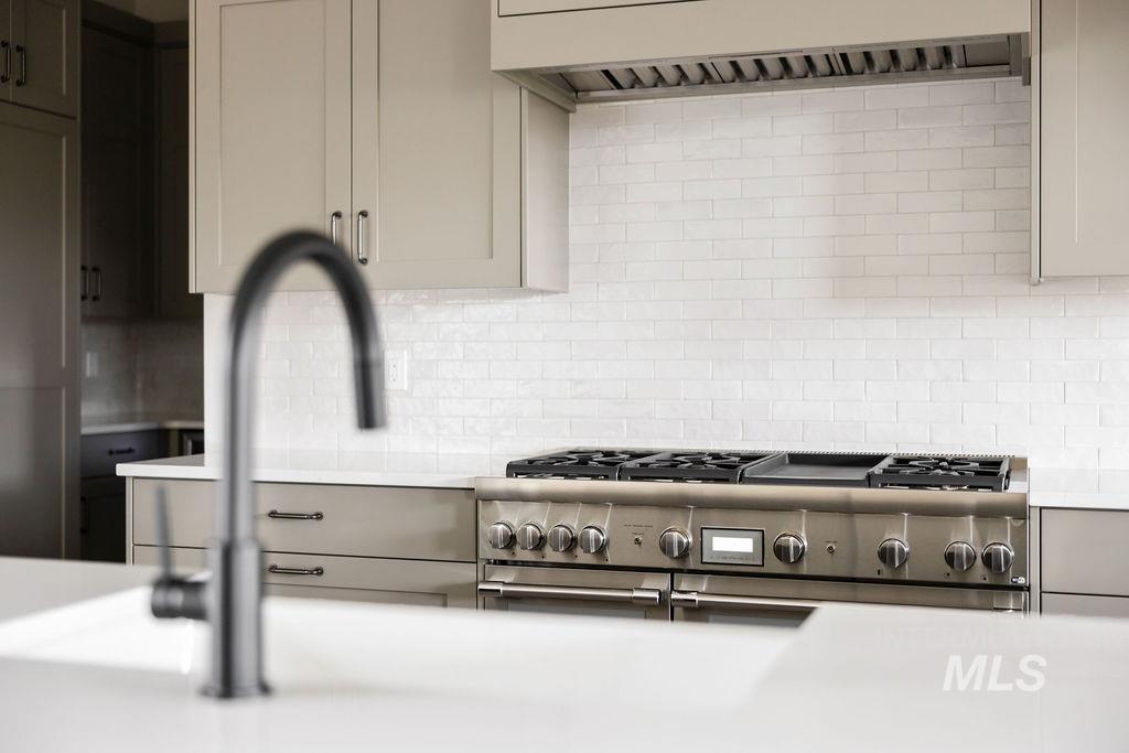 11305 N Elk Ridge Way