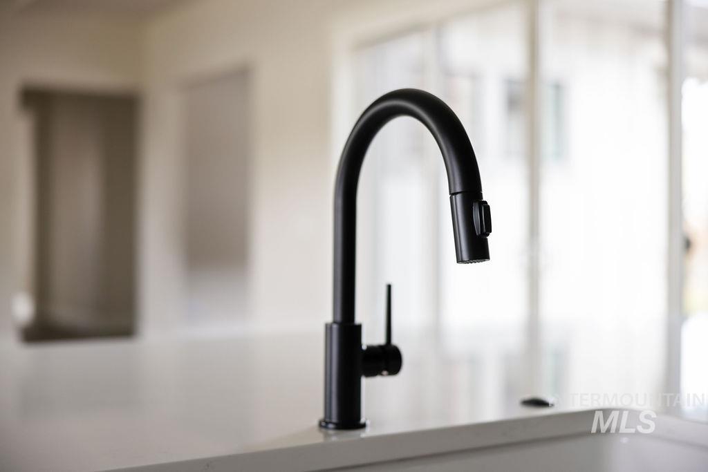 11305 N Elk Ridge Way