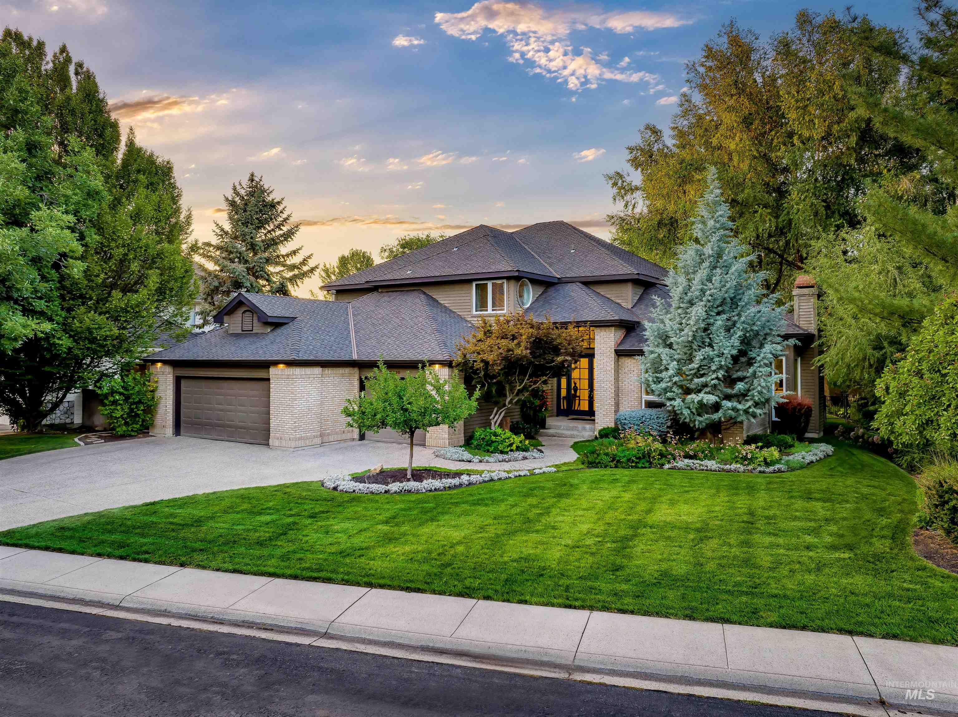 3358 E Rivernest Ln