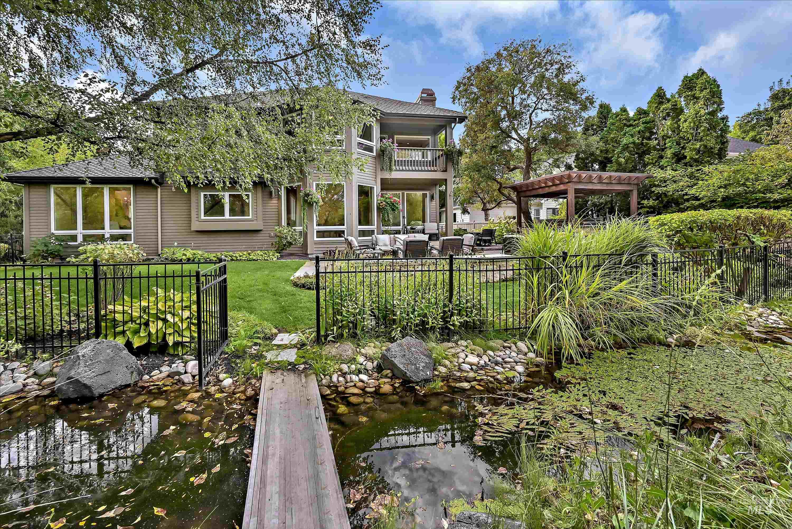 3358 E Rivernest Ln