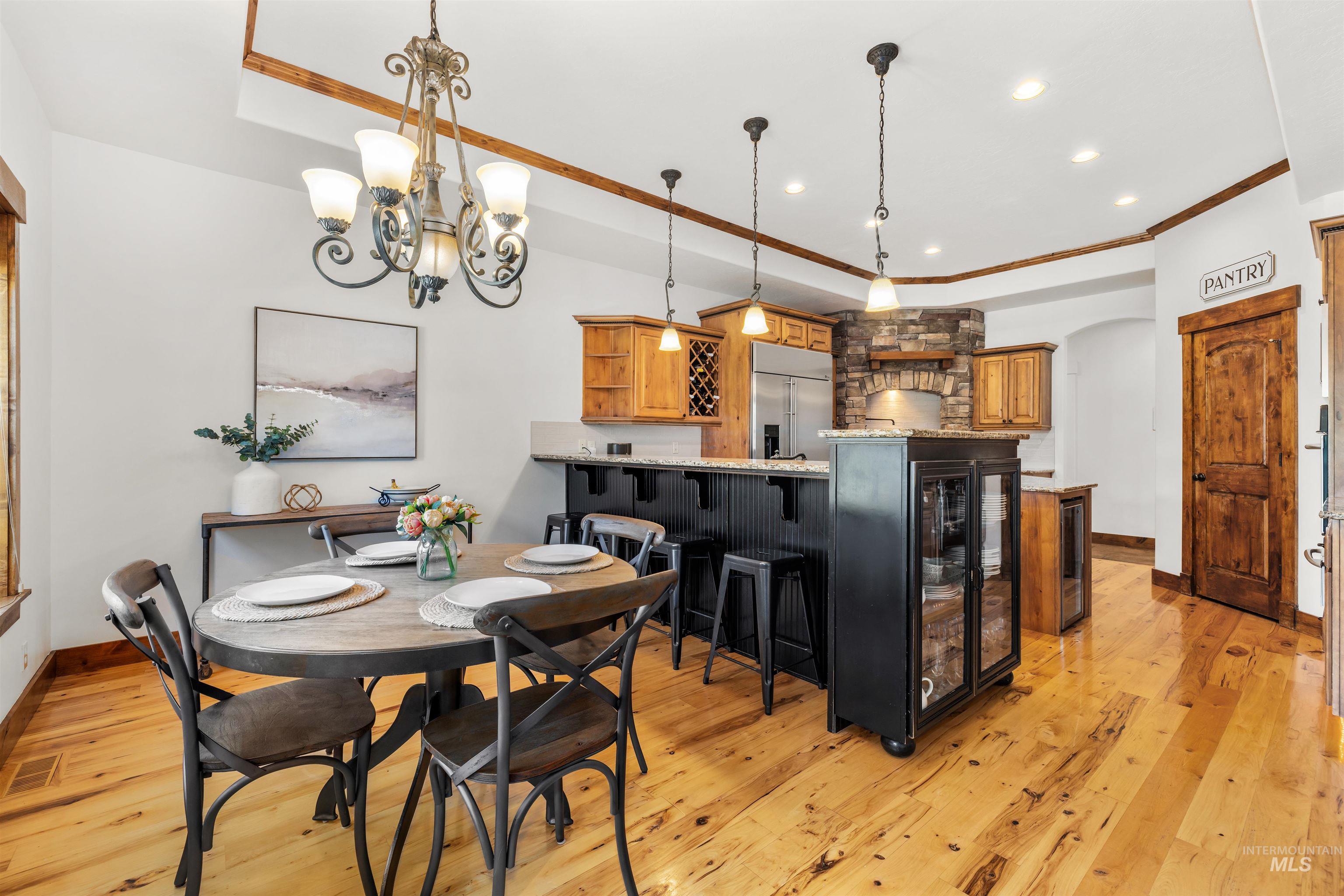 169 N Pinedale Way