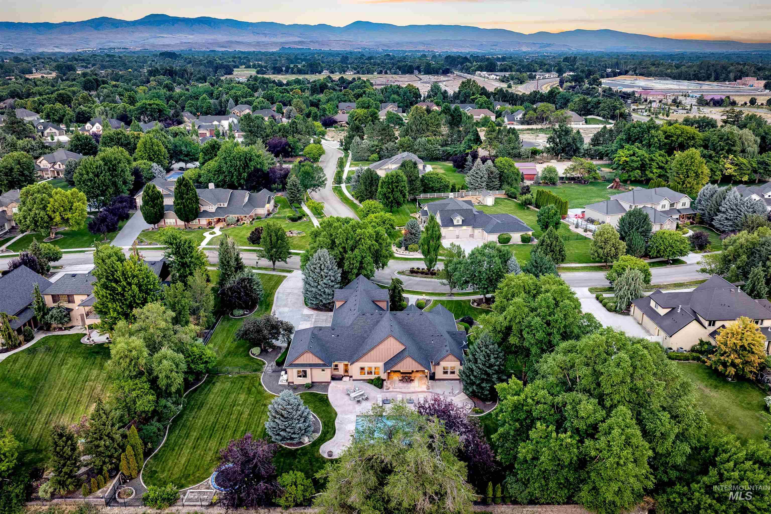 169 N Pinedale Way