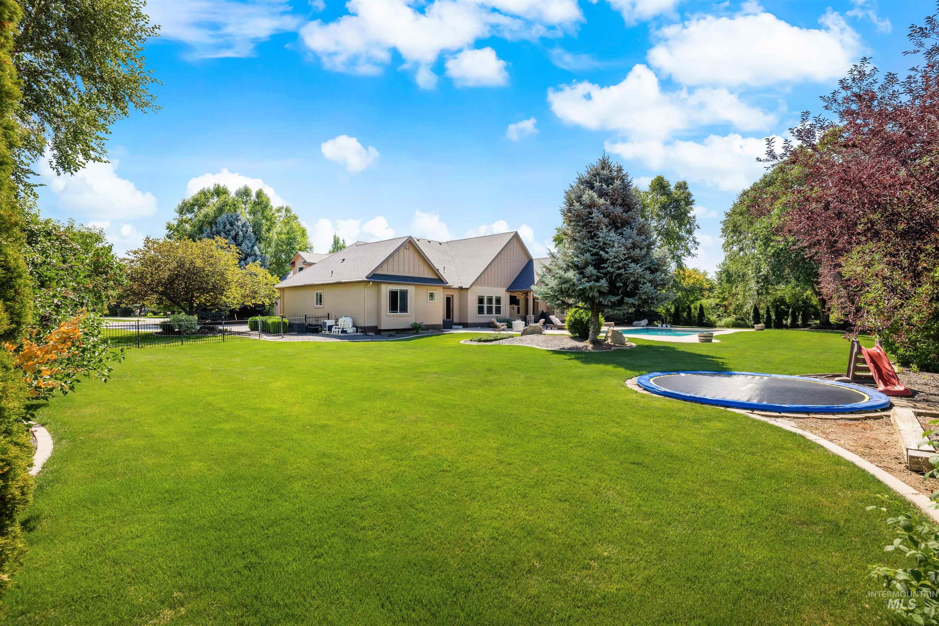 169 N Pinedale Way