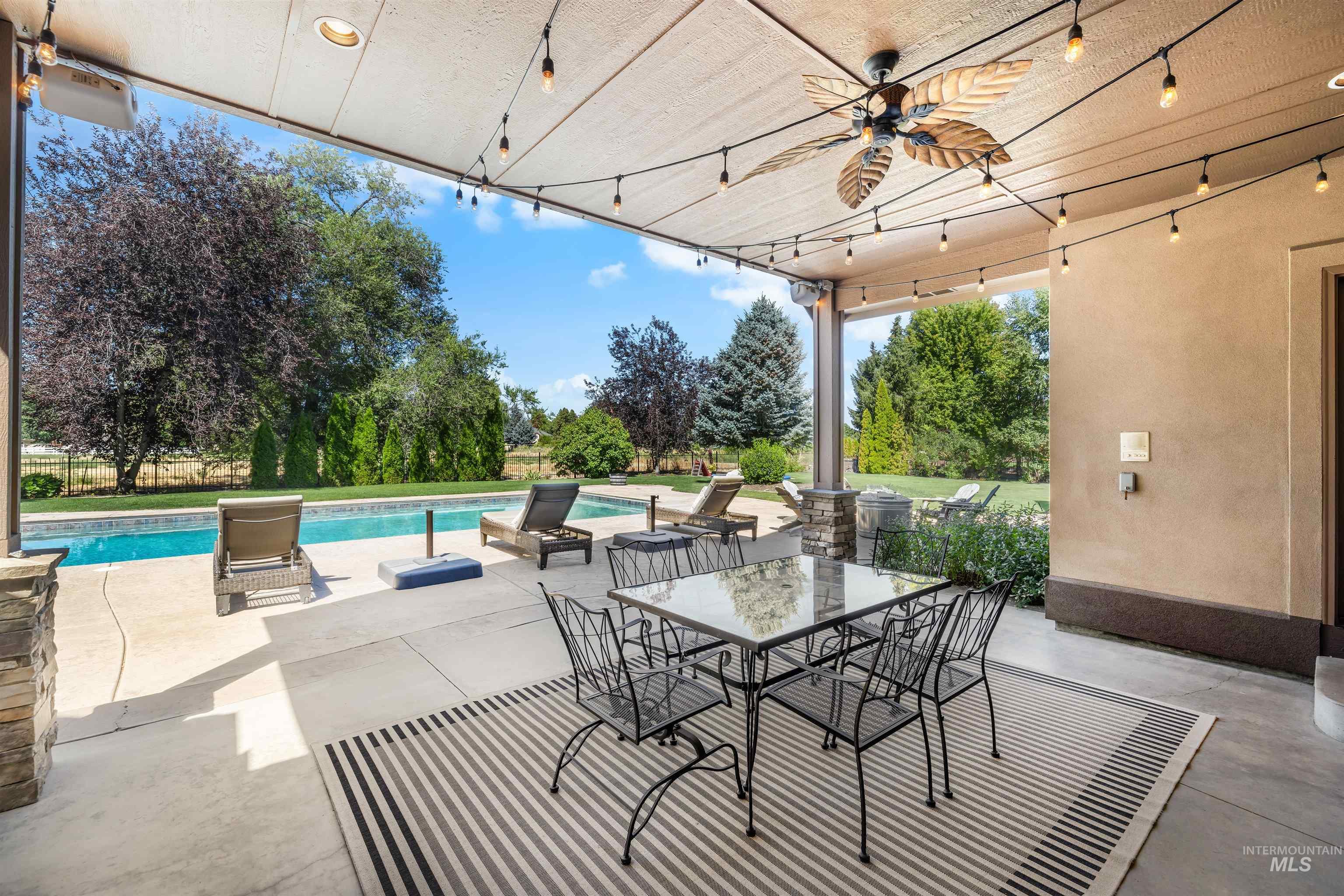 169 N Pinedale Way