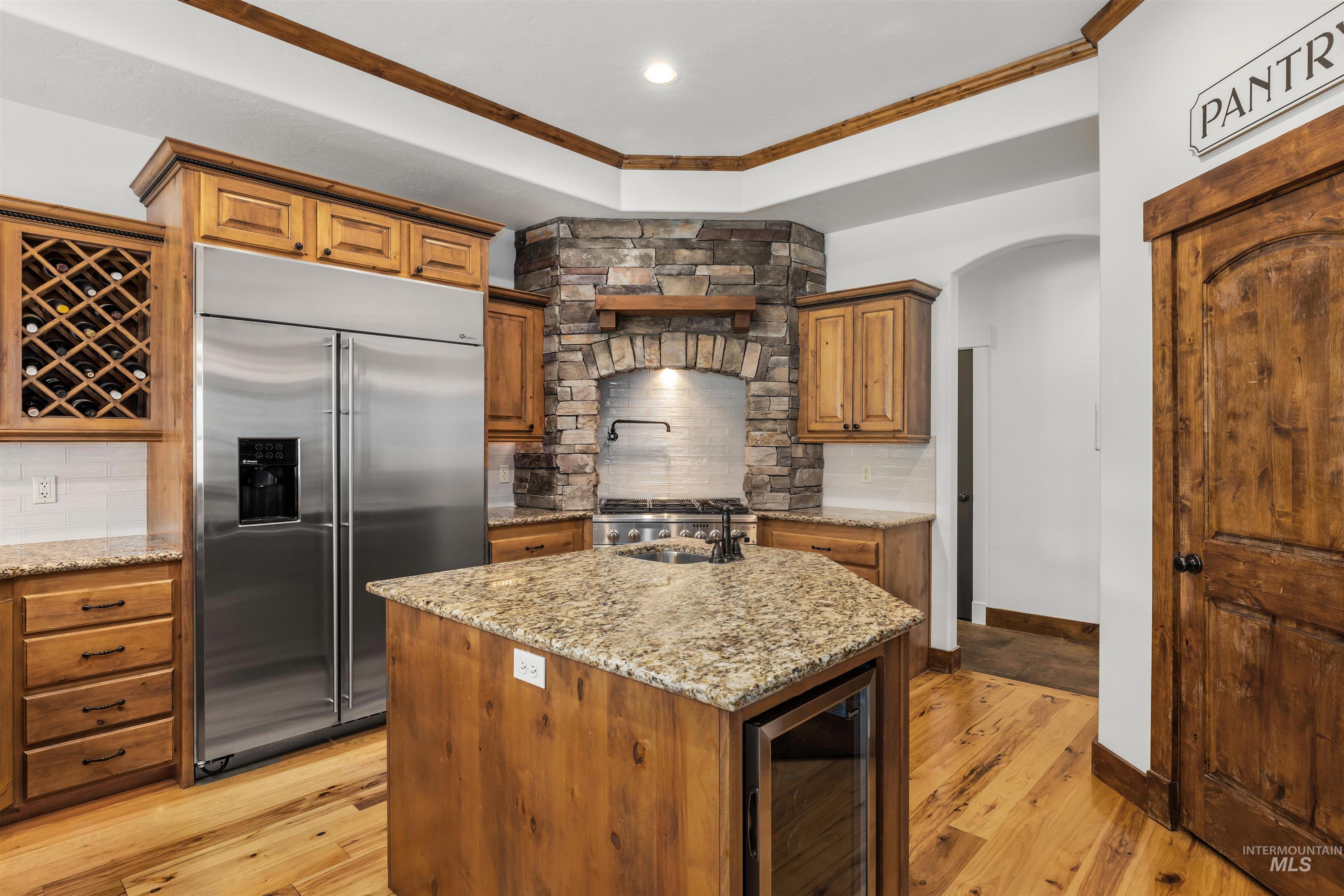 169 N Pinedale Way