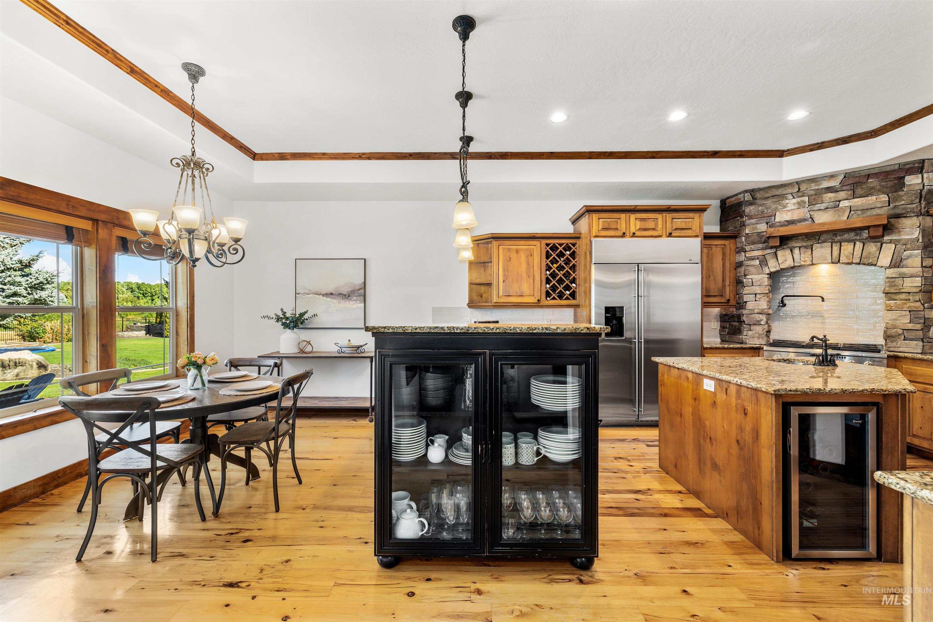 169 N Pinedale Way