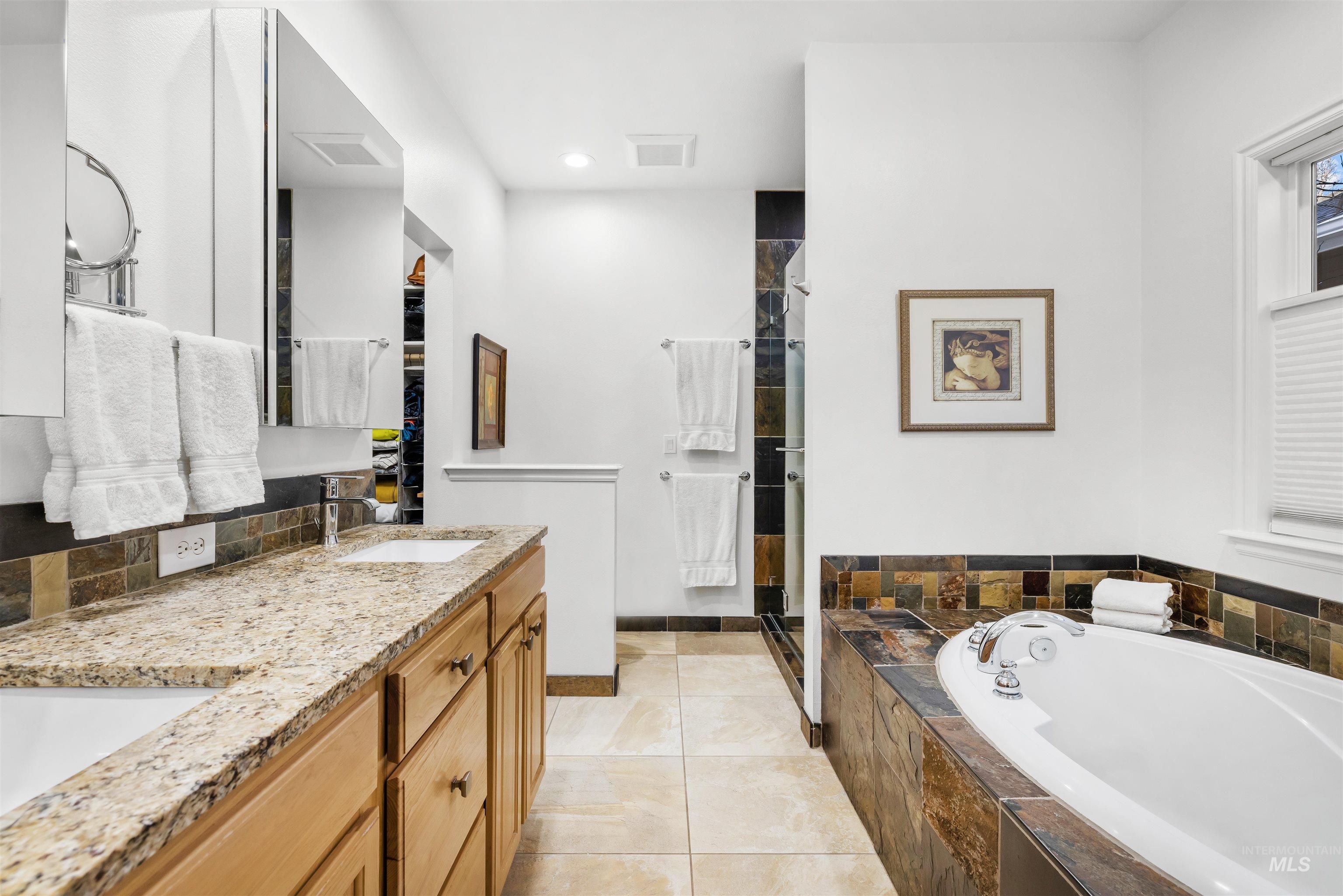 4851 E Arrow Junction Dr