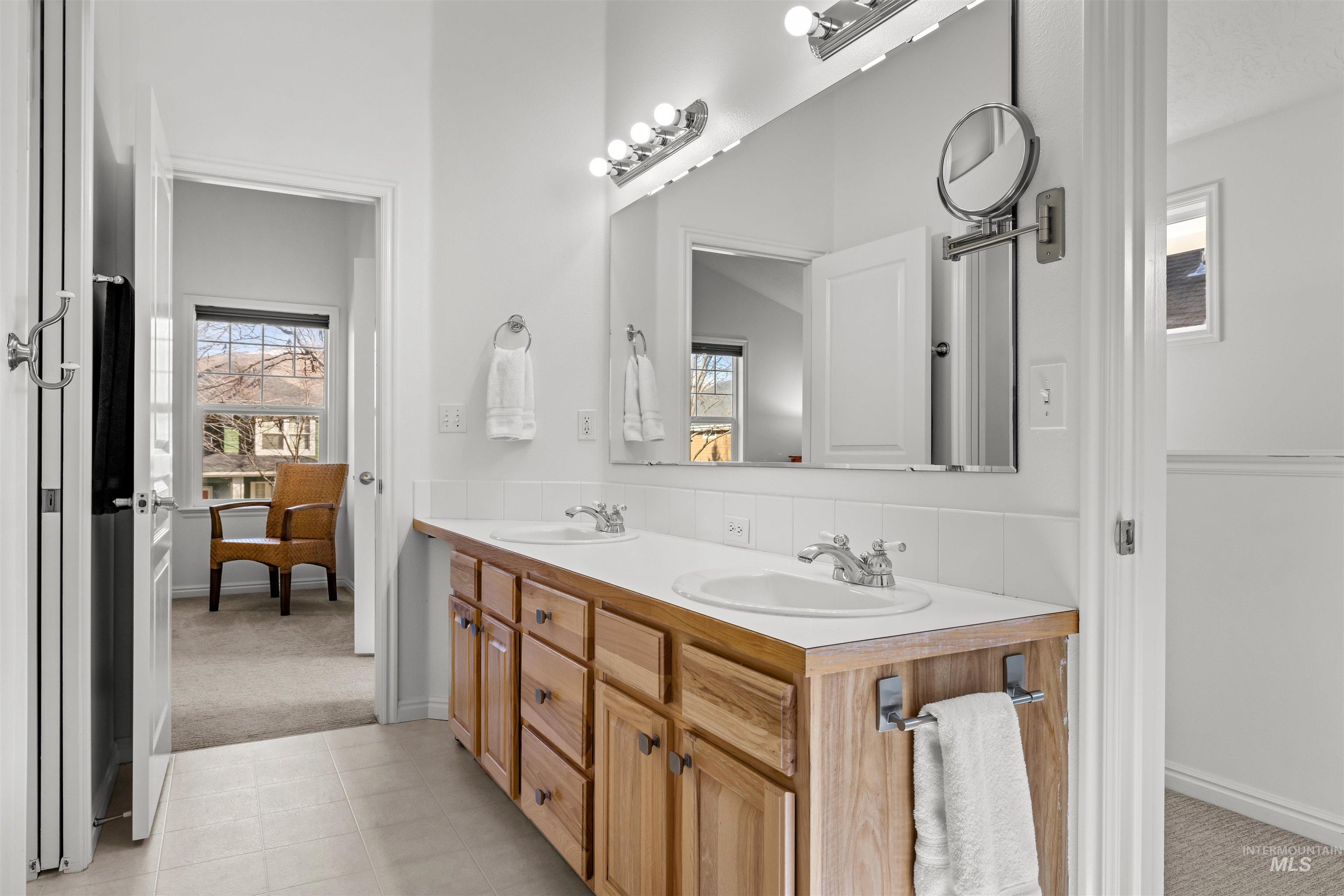 4851 E Arrow Junction Dr