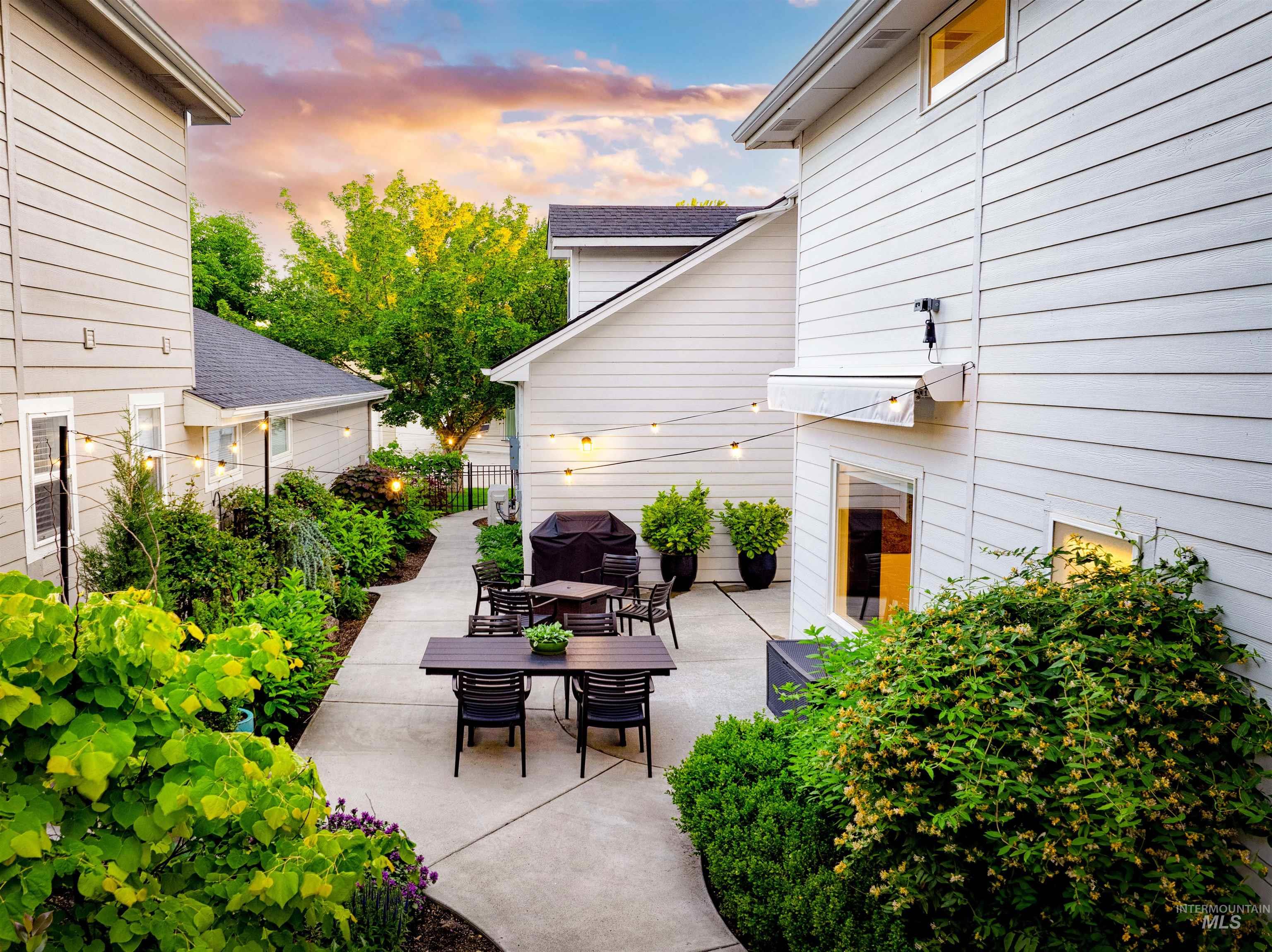 4851 E Arrow Junction Dr