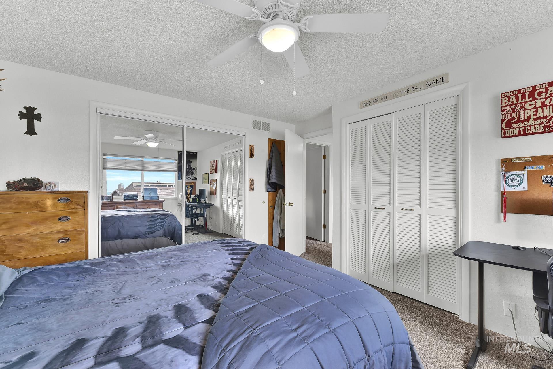 713 E Harcourt Rd