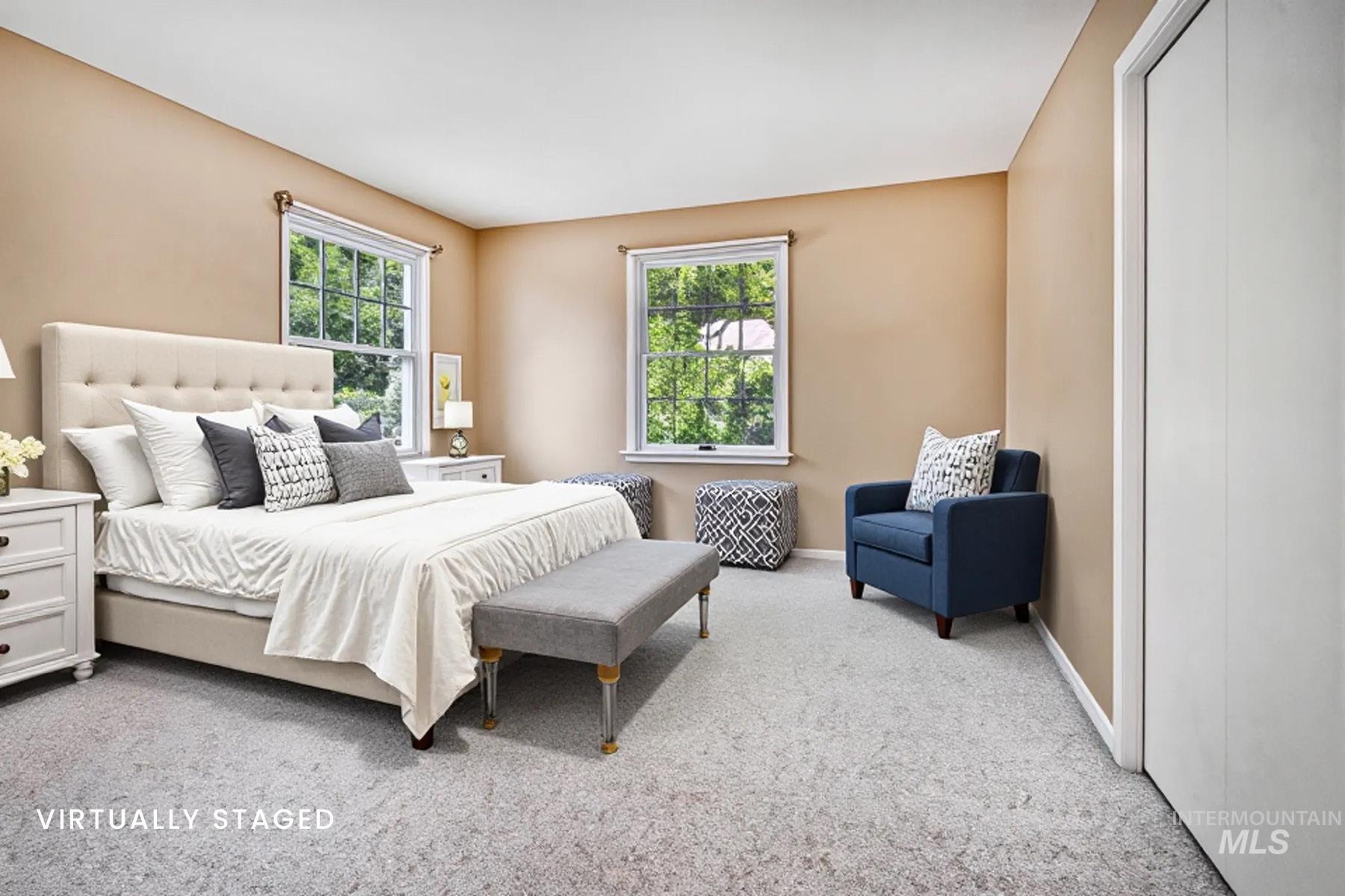 1605 E Lenz Lane