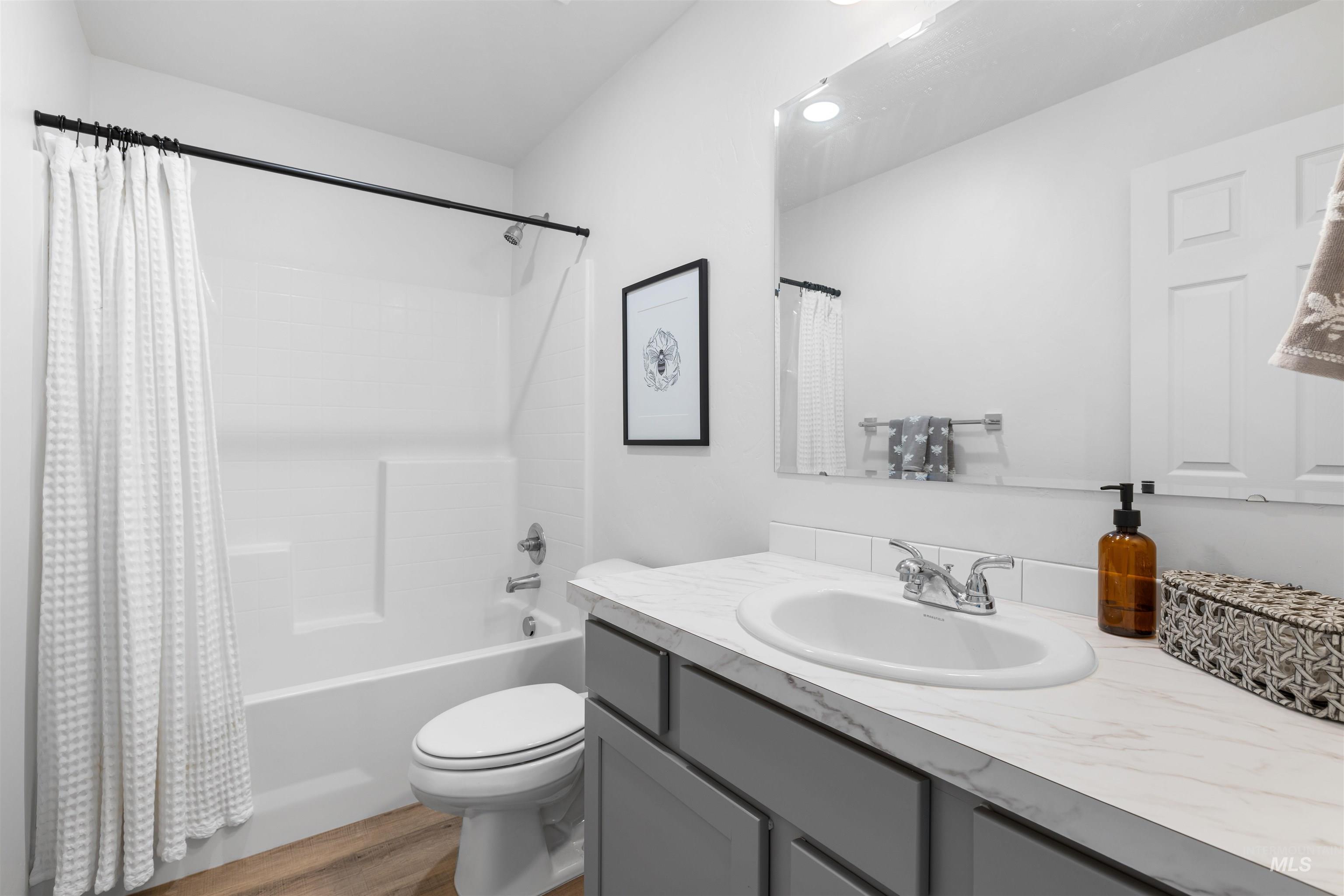636 W Tanzanite Dr