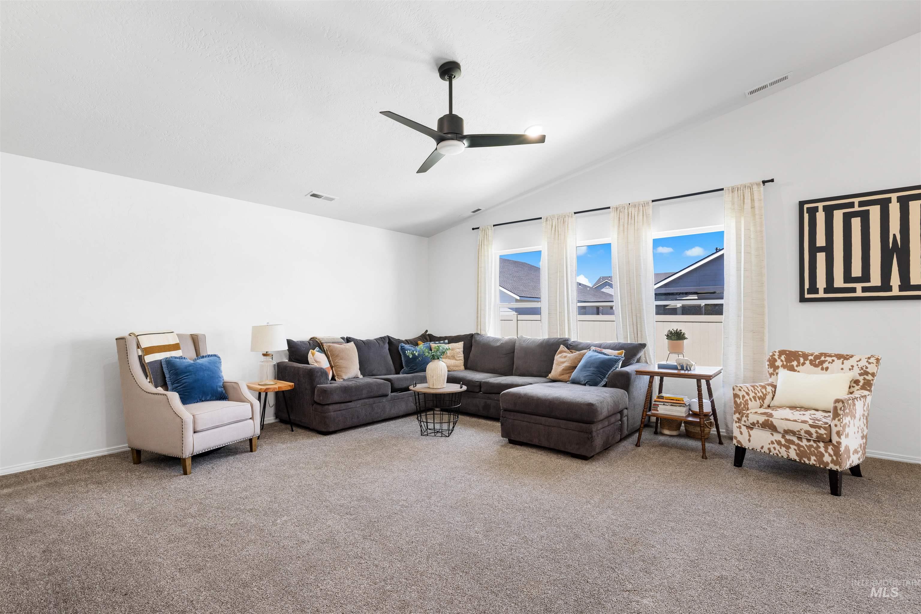 636 W Tanzanite Dr