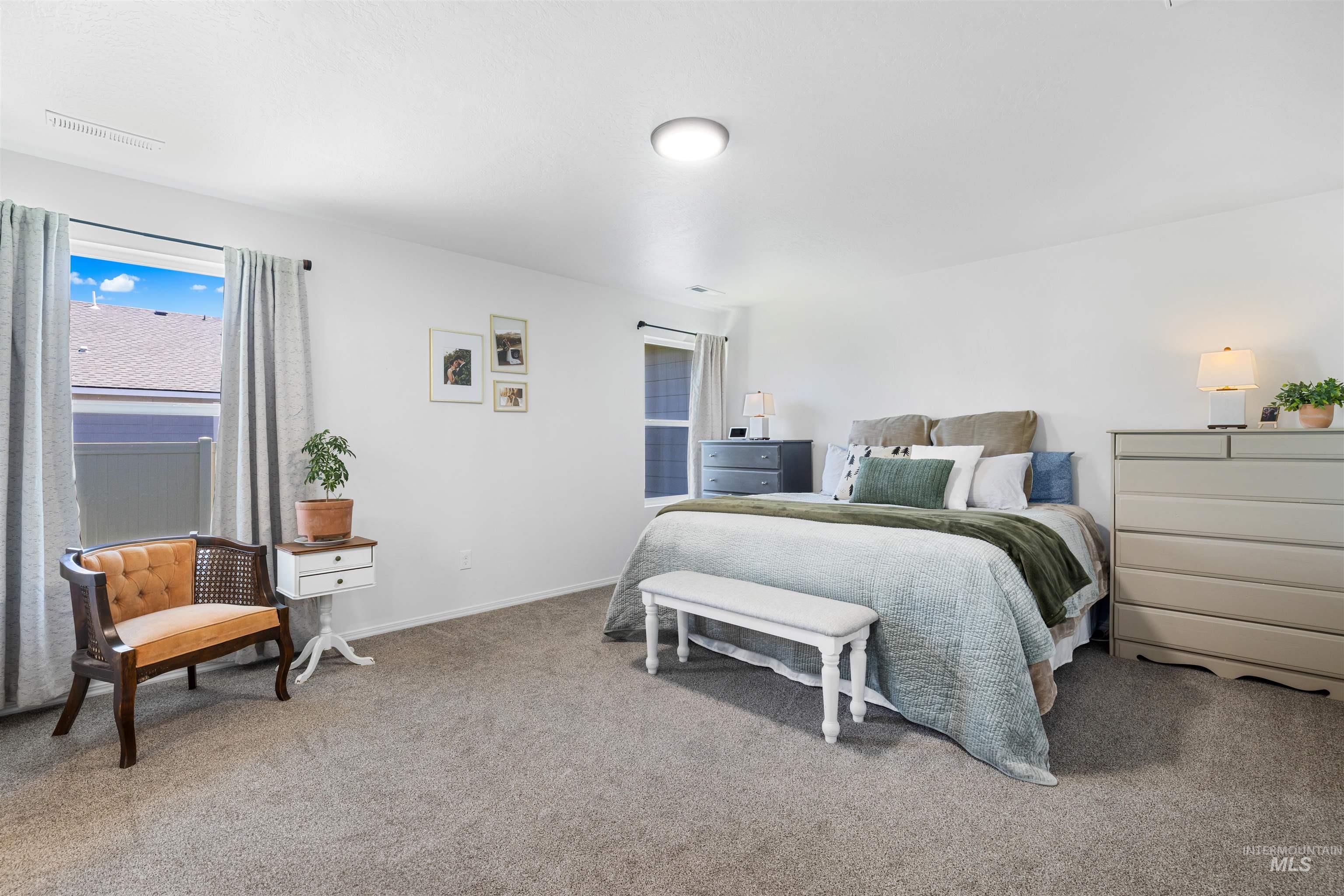 636 W Tanzanite Dr