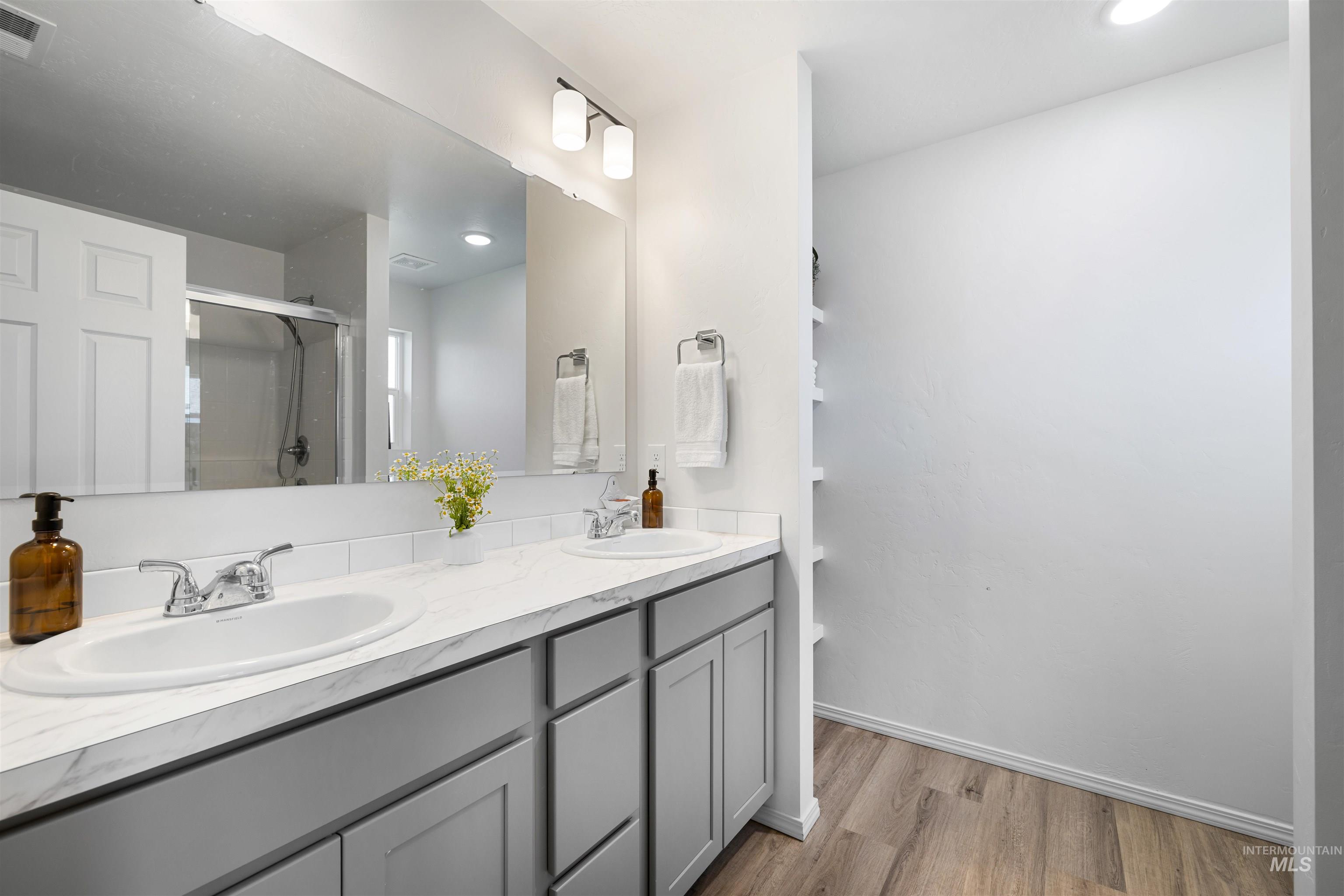 636 W Tanzanite Dr