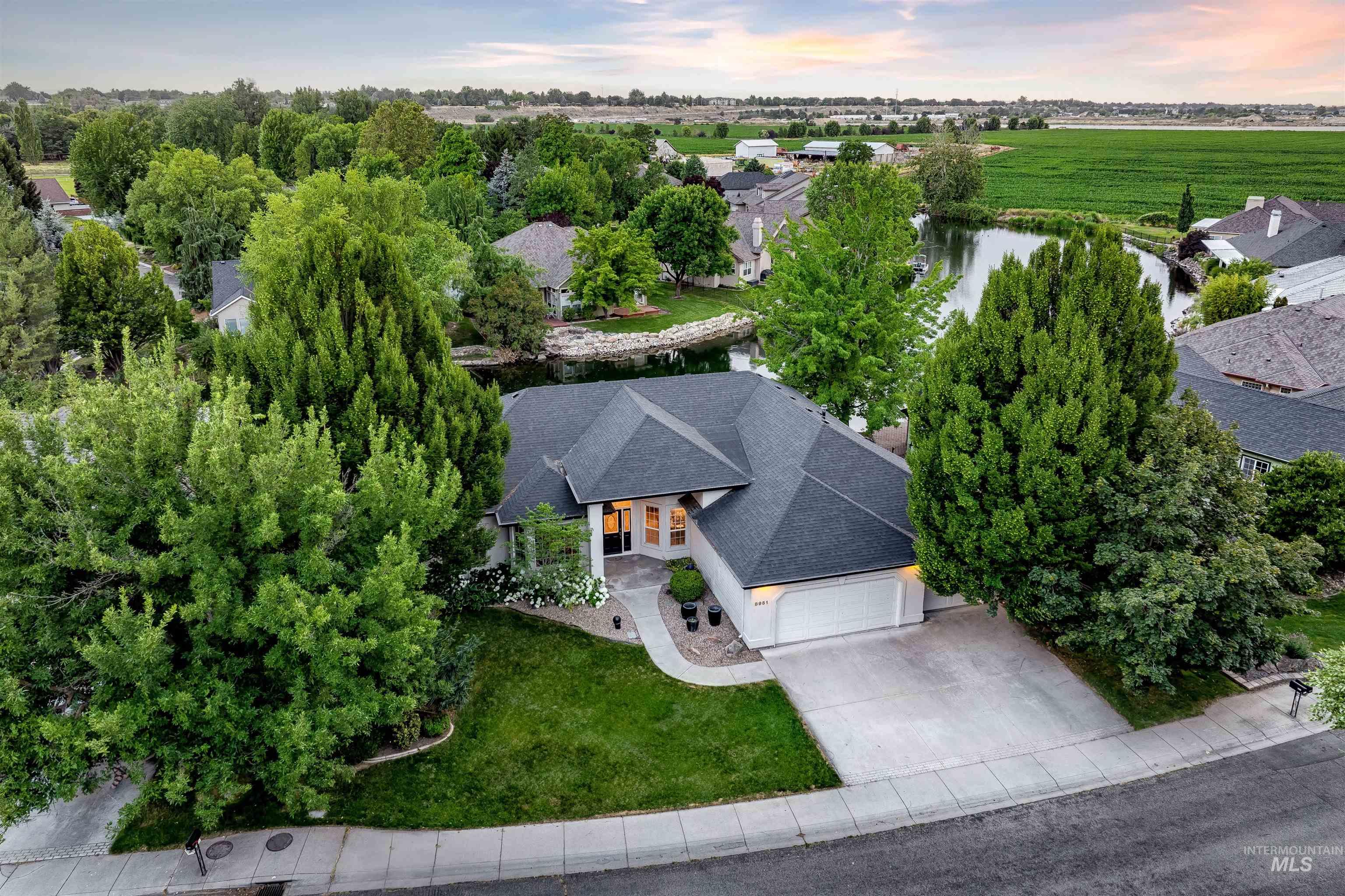 8951 W Duck Lake Dr