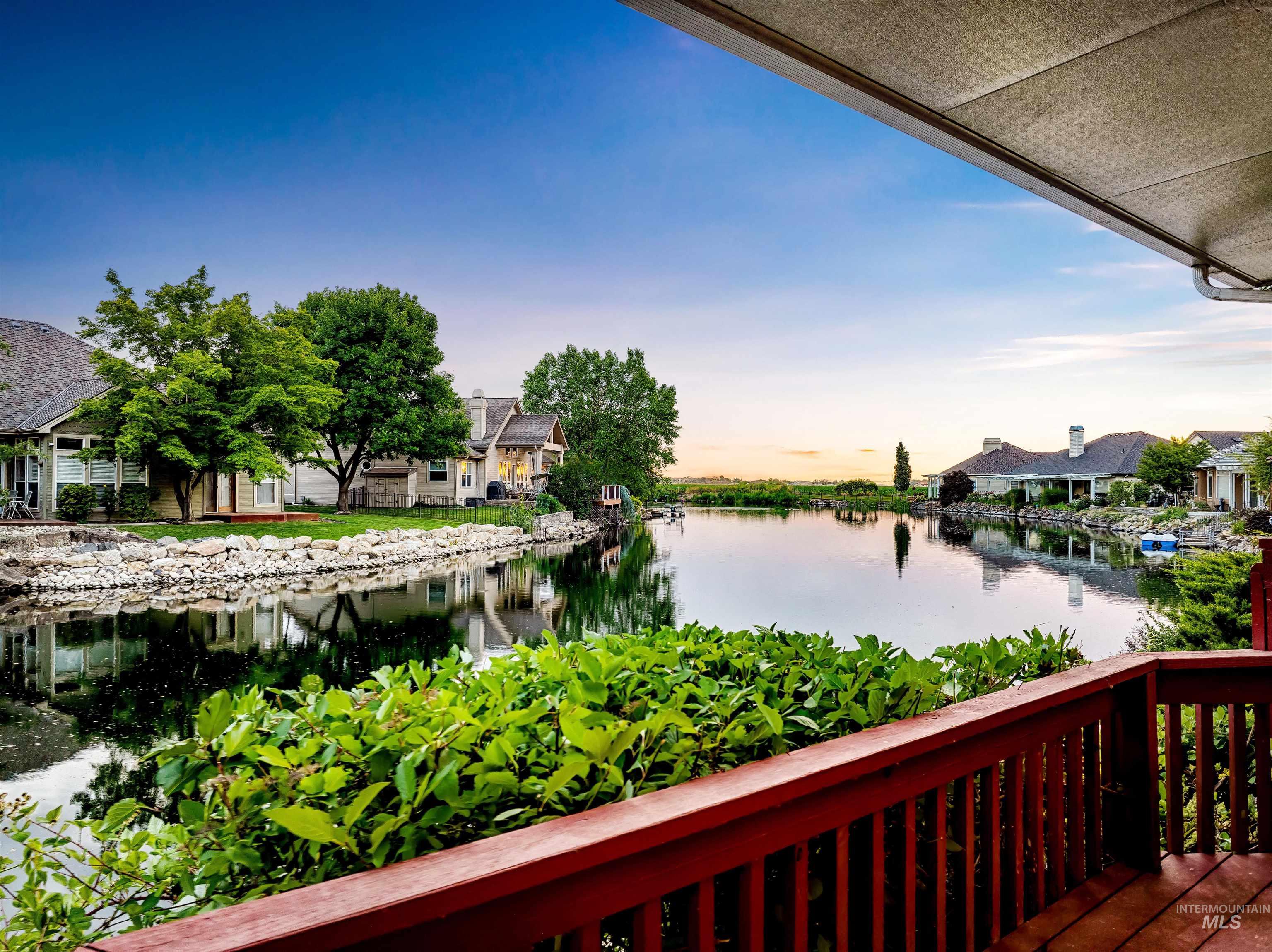 8951 W Duck Lake Dr