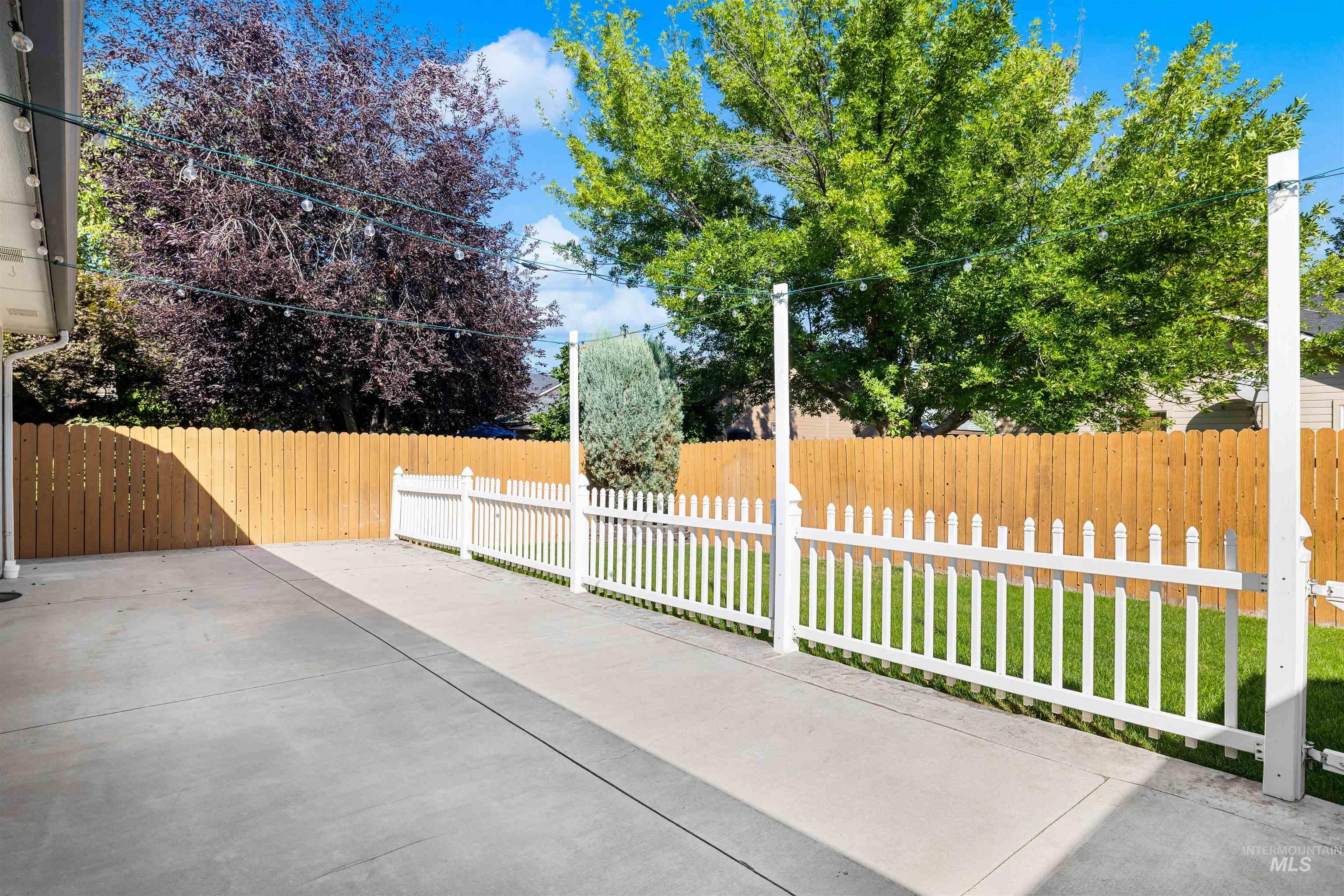 4114 Stonebridge Dr