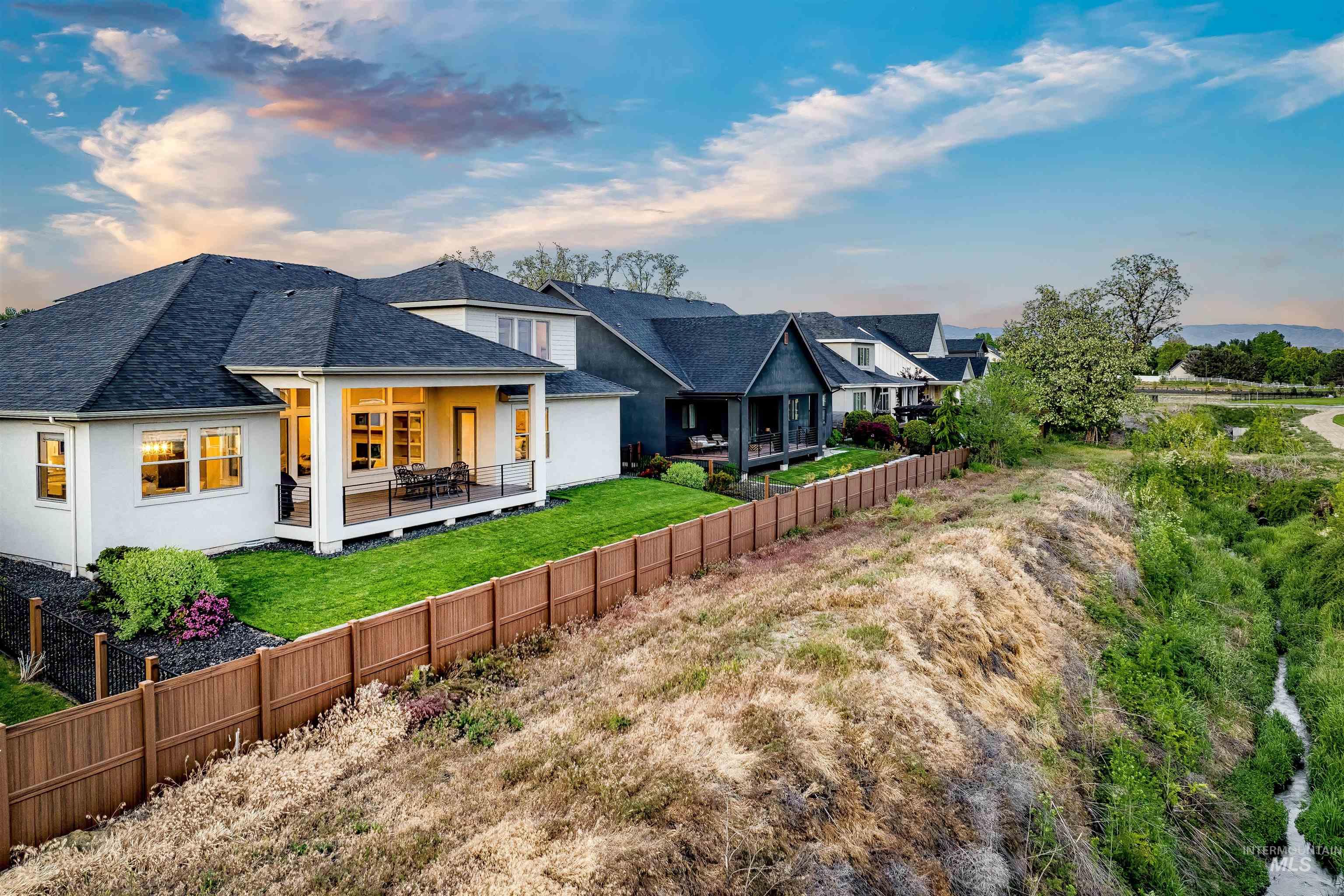 3505 W Barefoot Street