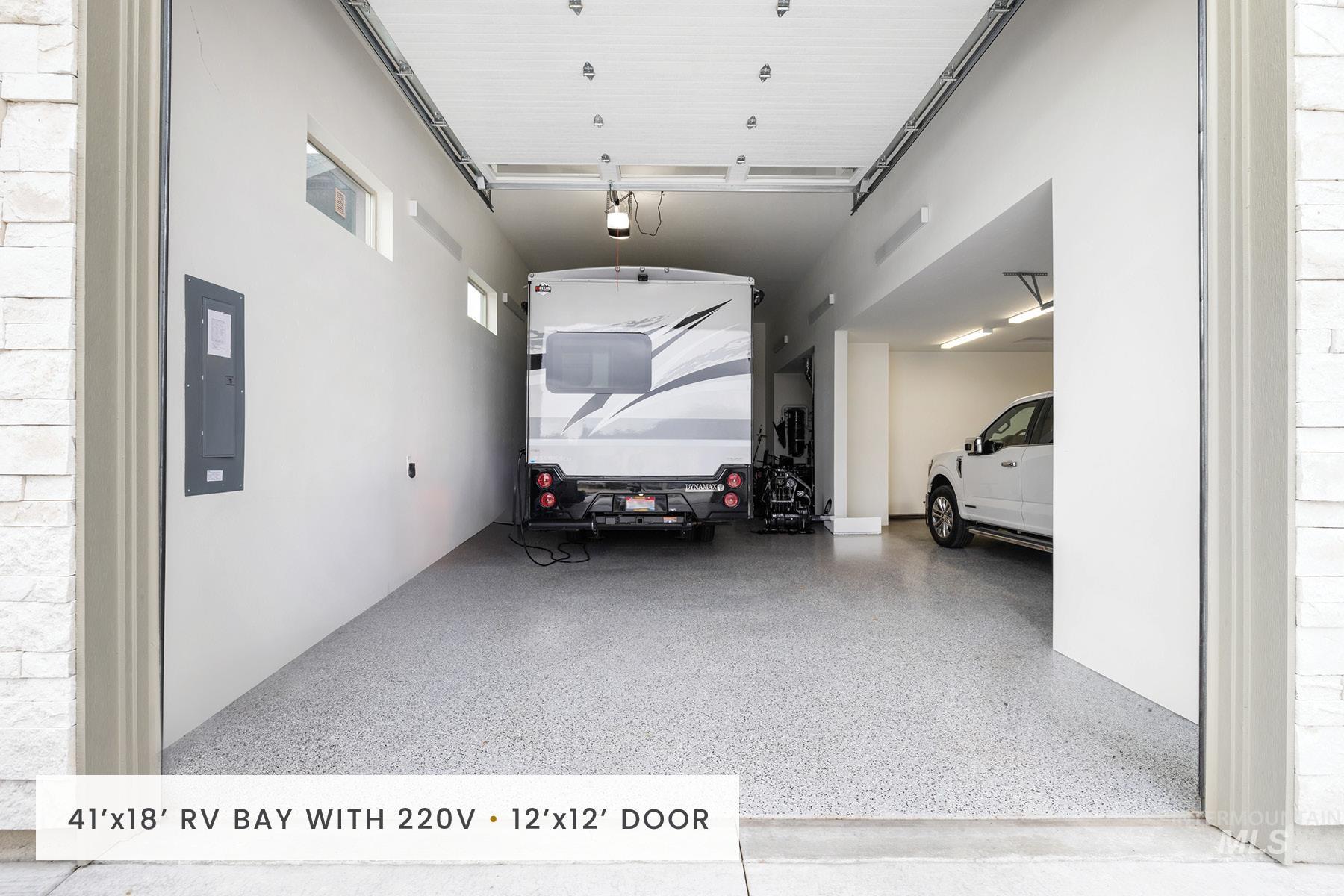 3505 W Barefoot Street