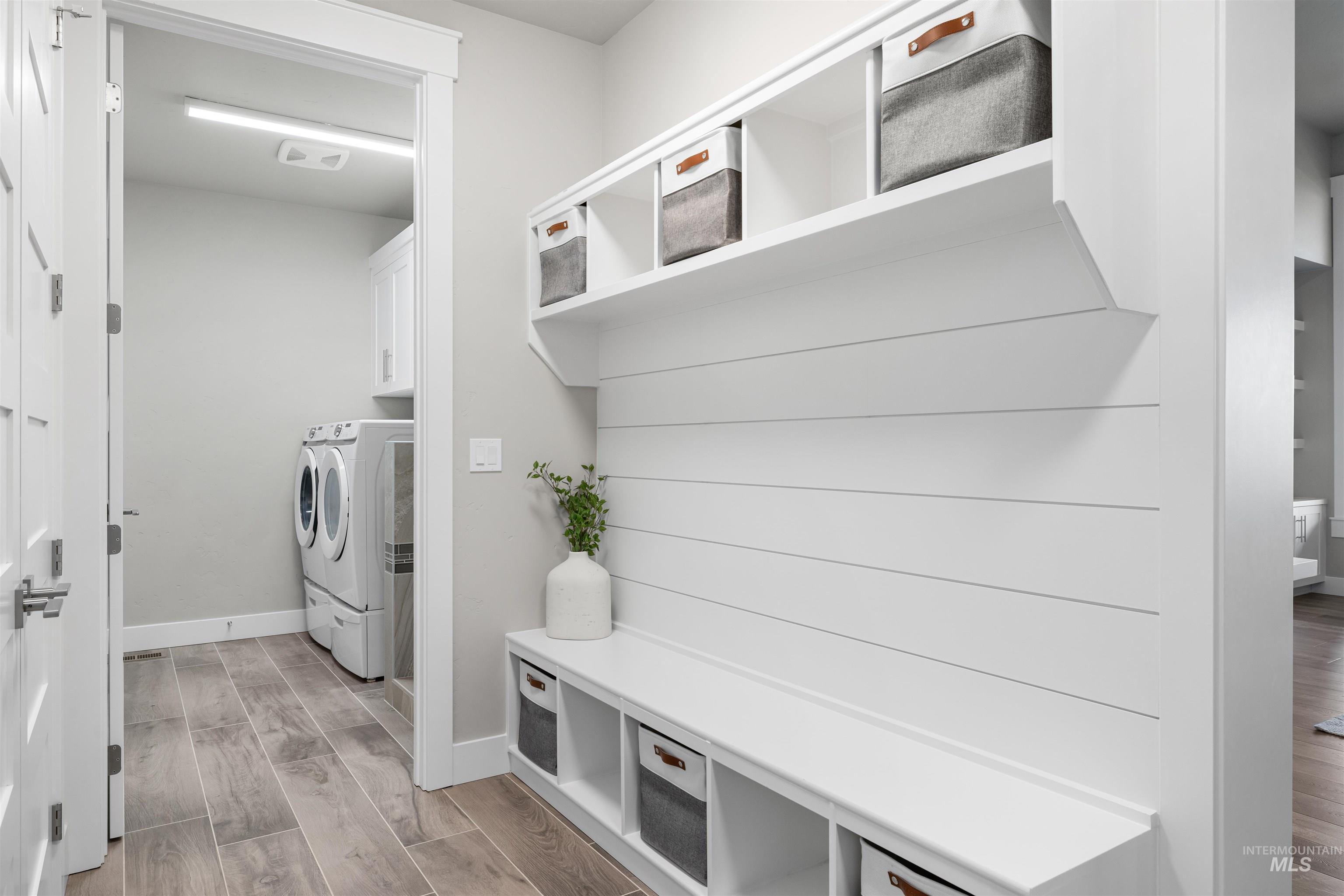 3505 W Barefoot Street