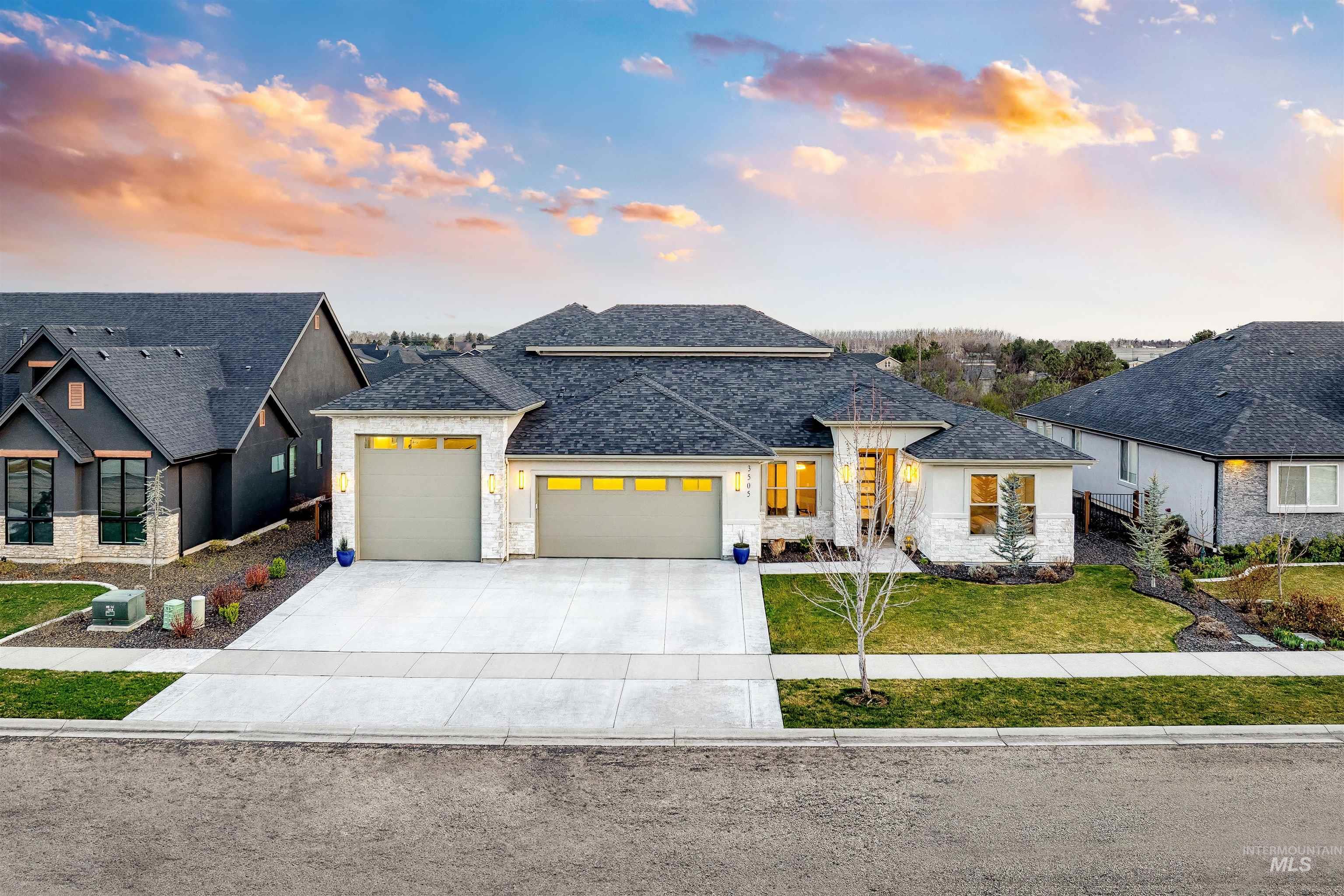 3505 W Barefoot Street