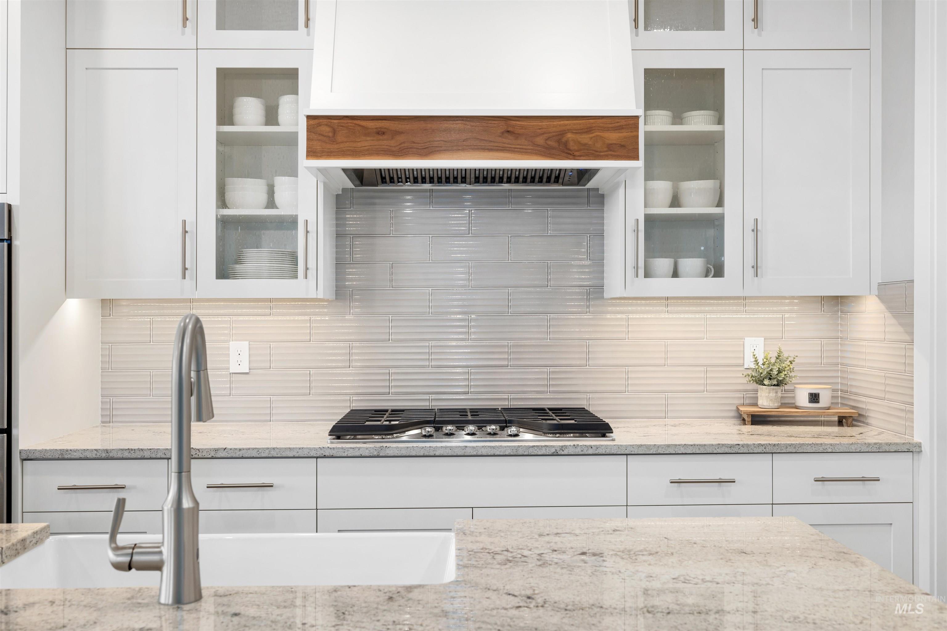 3505 W Barefoot Street