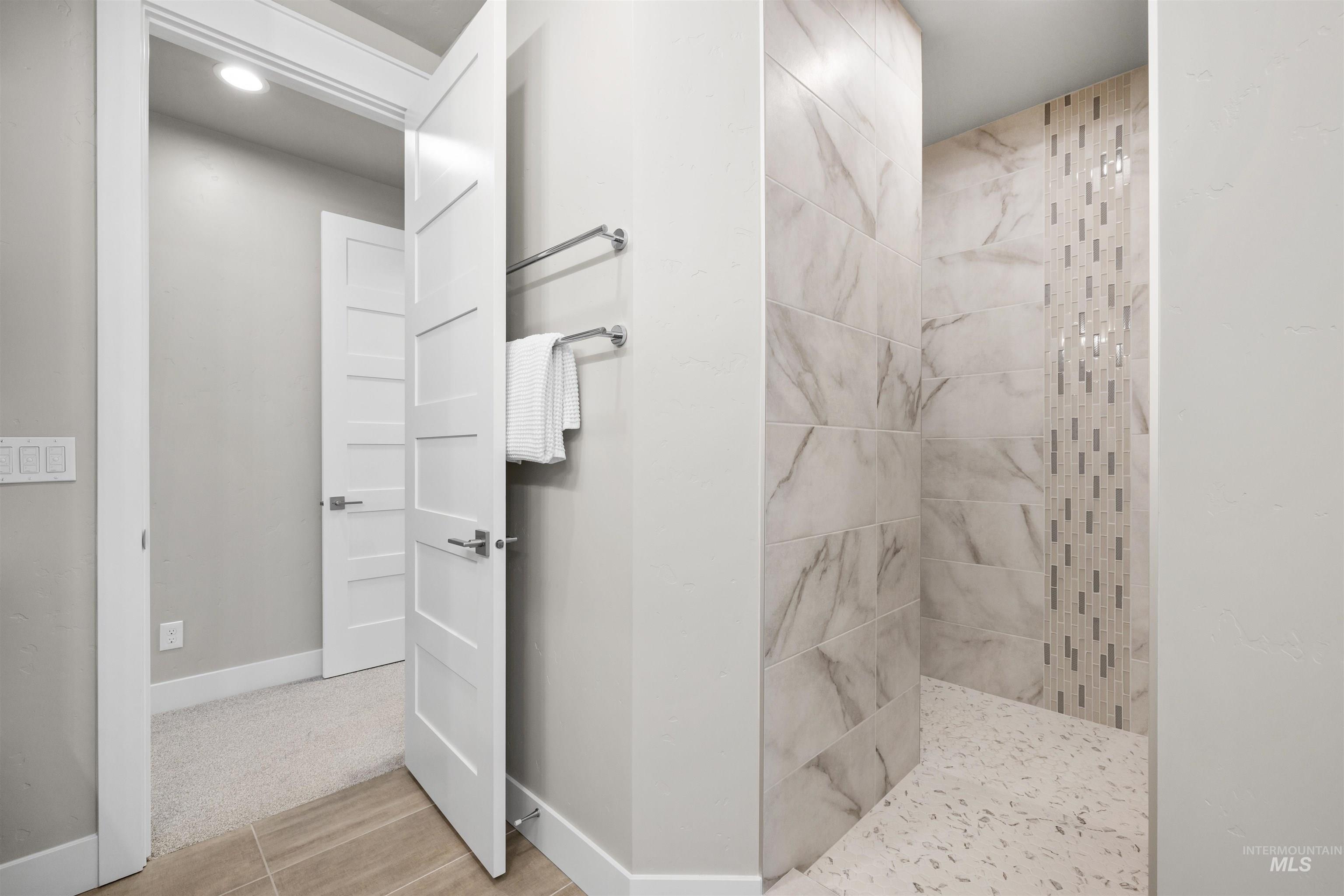 3505 W Barefoot Street