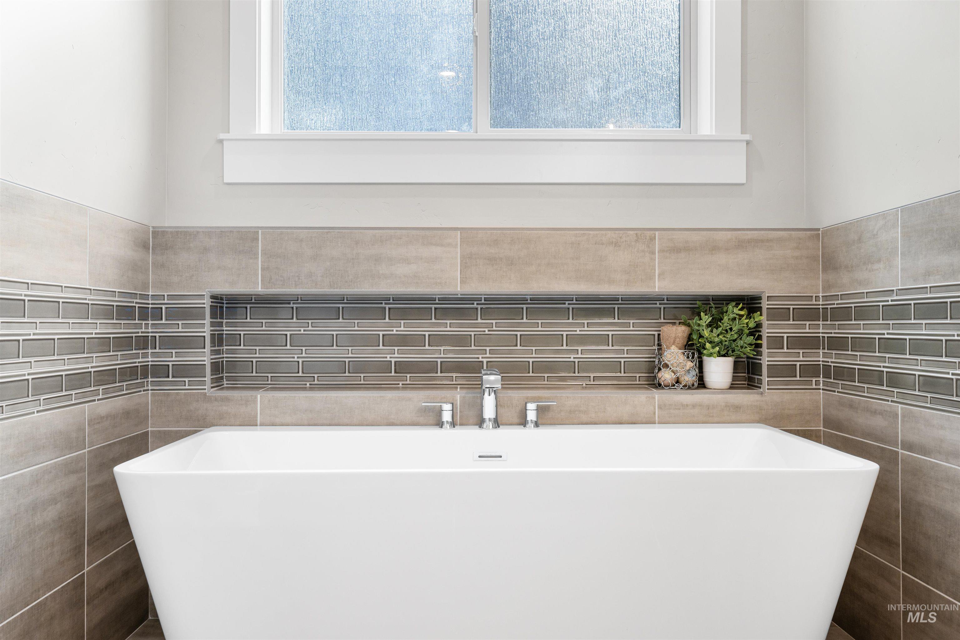 3505 W Barefoot Street