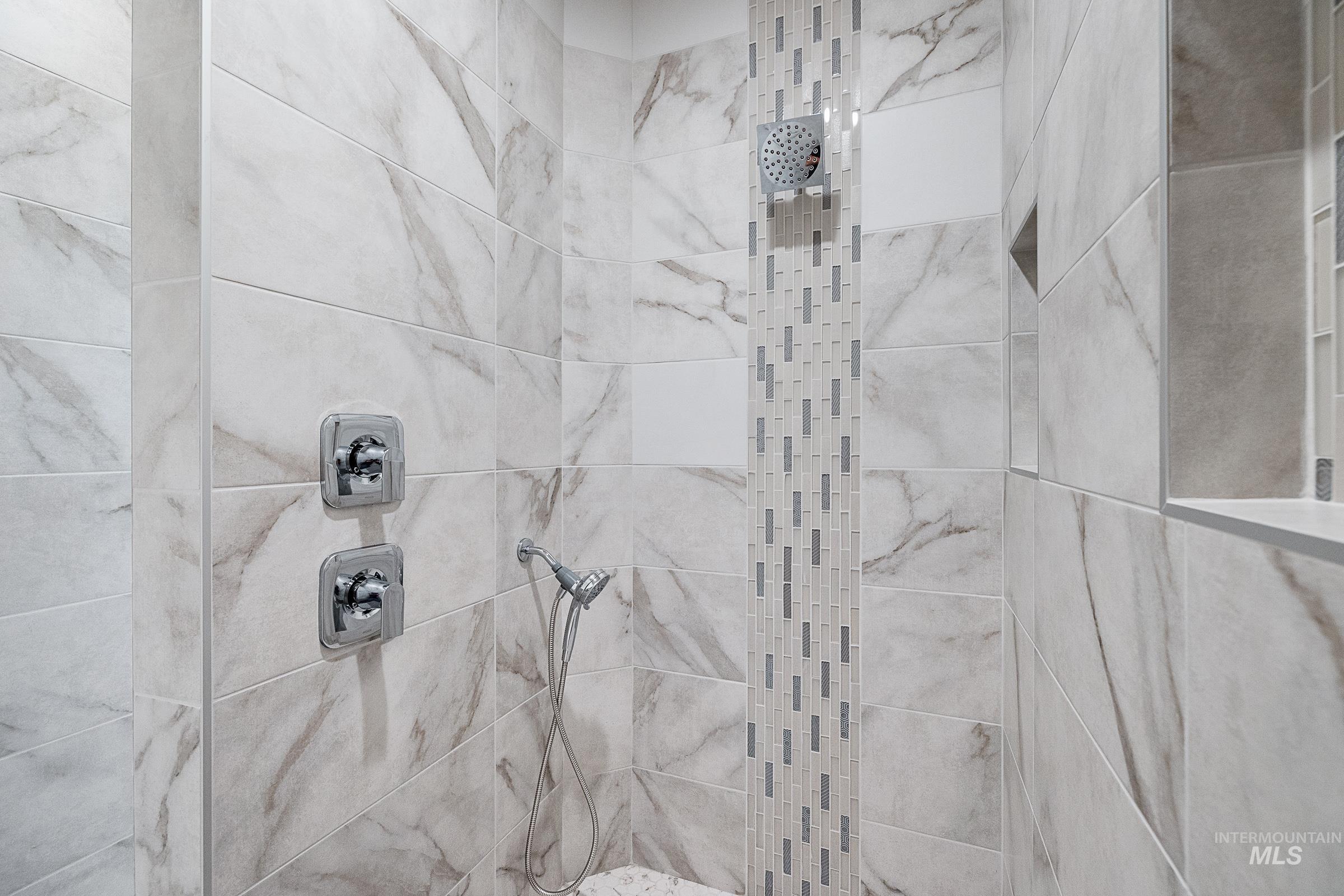 3505 W Barefoot Street