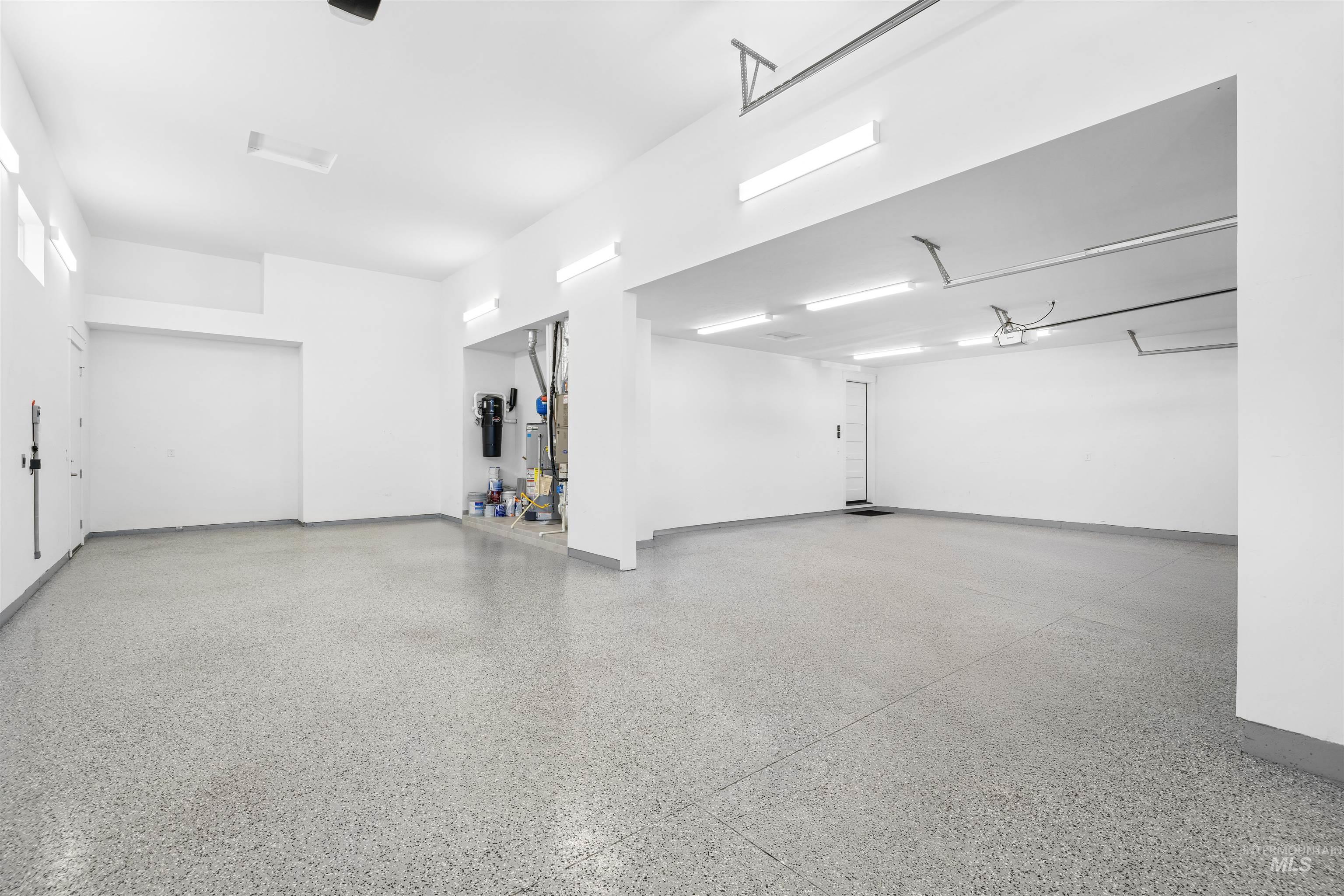 3505 W Barefoot Street