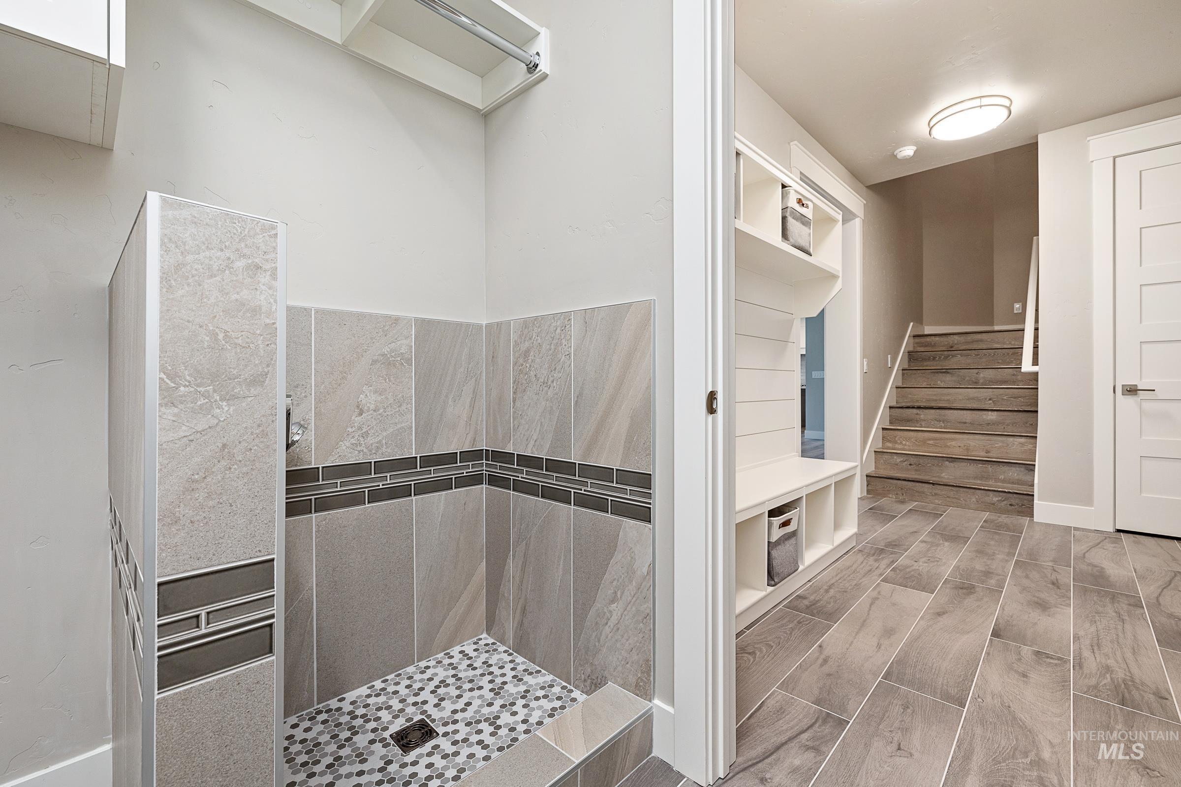 3505 W Barefoot Street