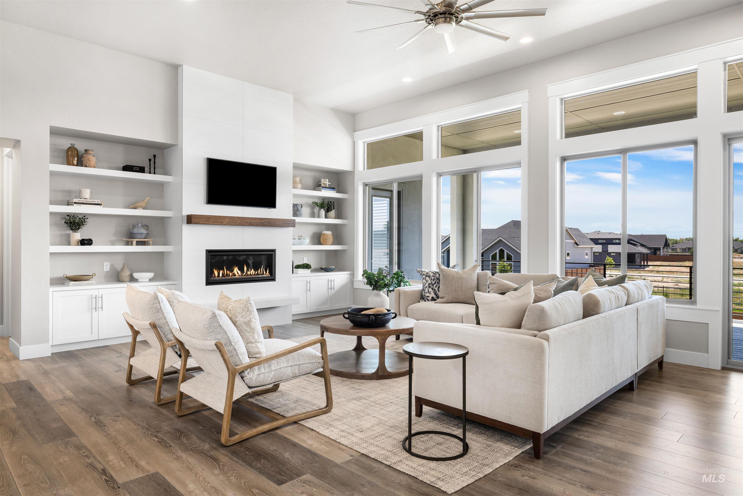 3505 W Barefoot Street