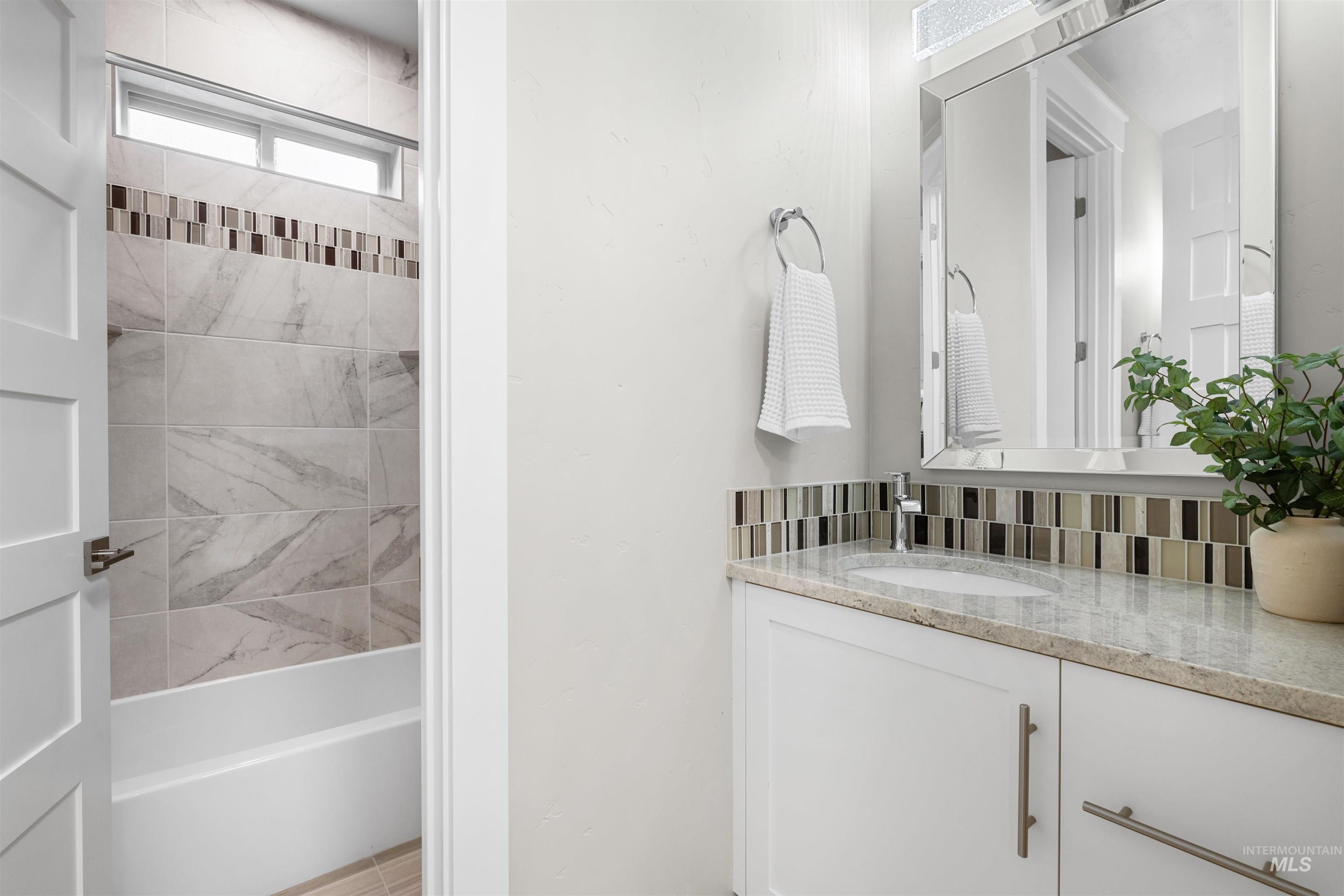 3505 W Barefoot Street