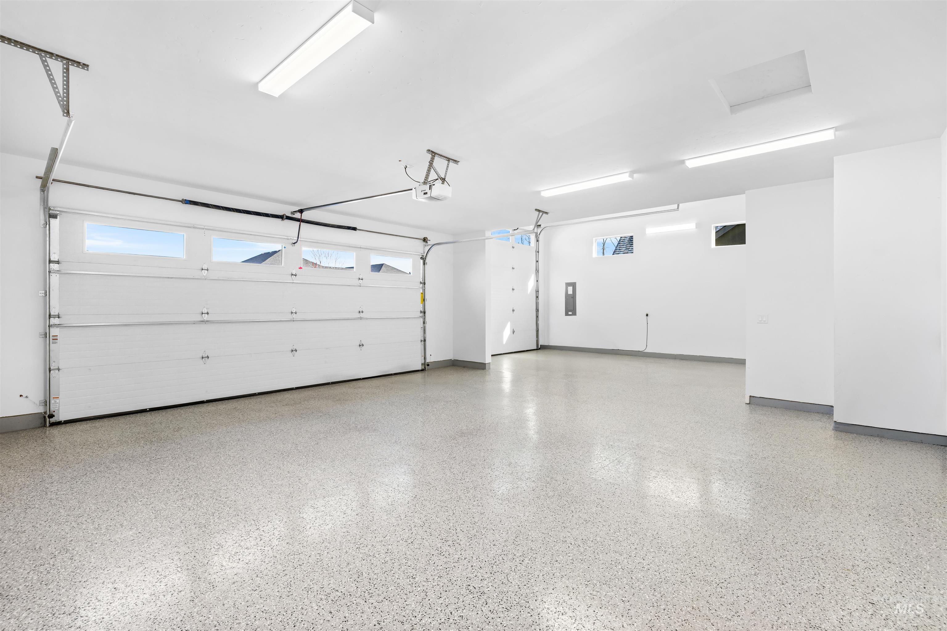 3505 W Barefoot Street