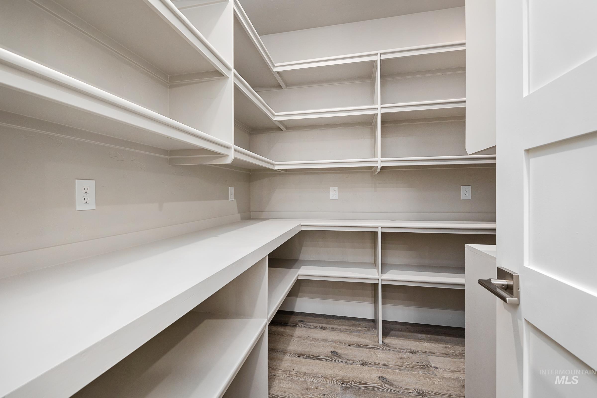 3505 W Barefoot Street