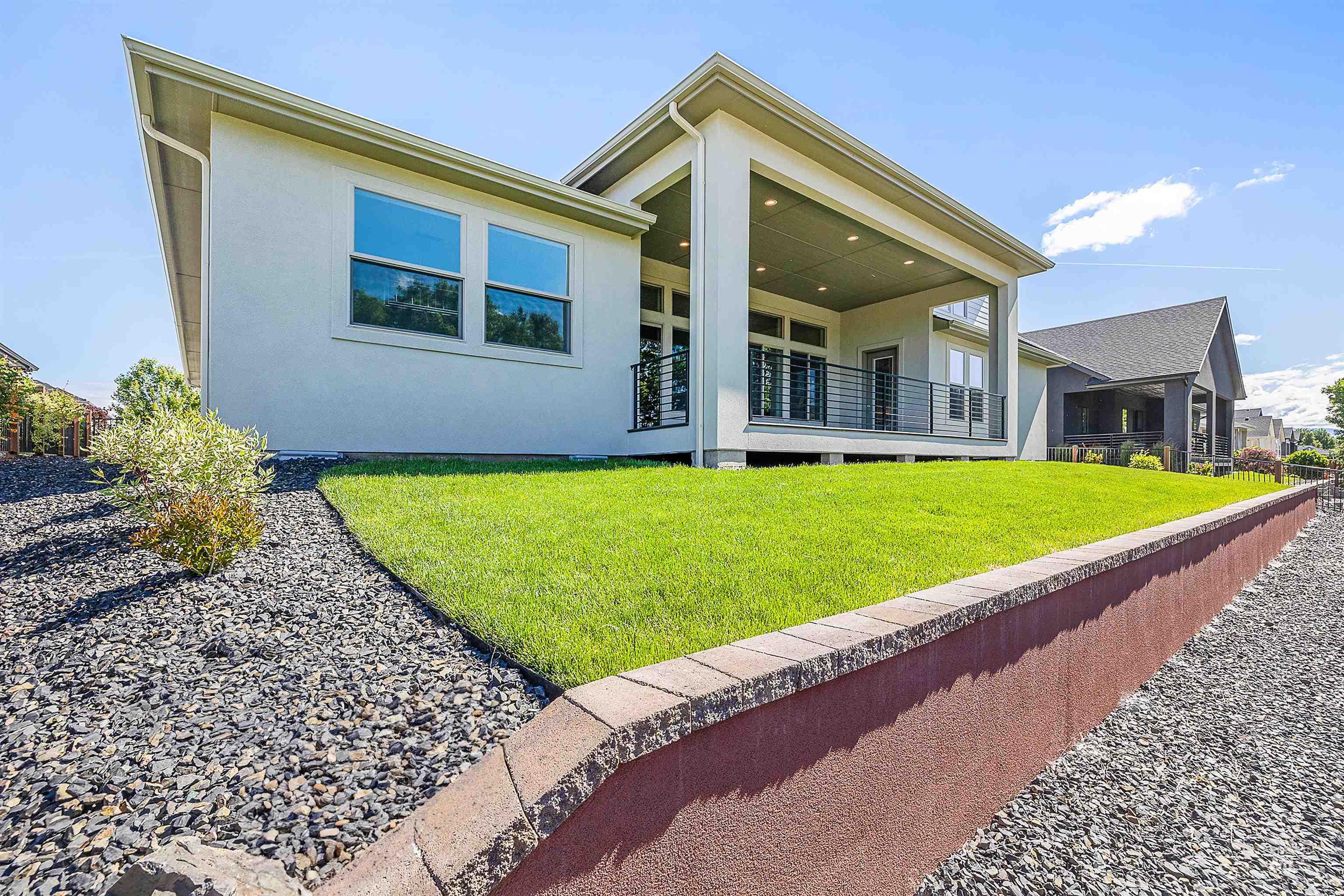 3505 W Barefoot Street