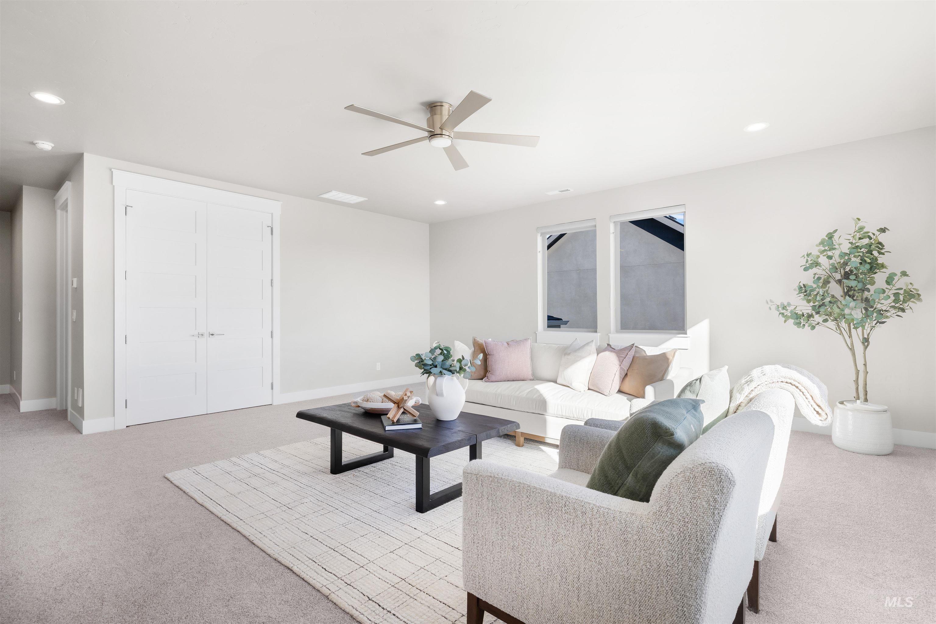 3505 W Barefoot Street