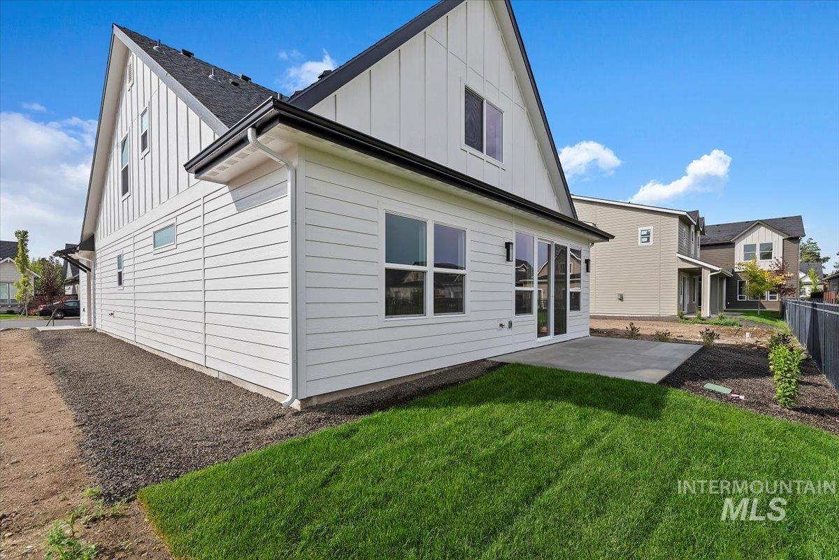 3866 W Spring House Ln