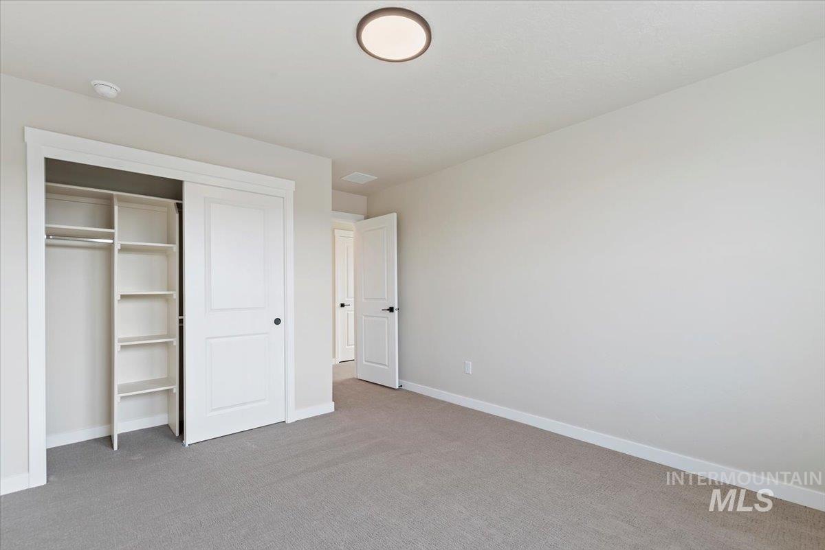 3866 W Spring House Ln