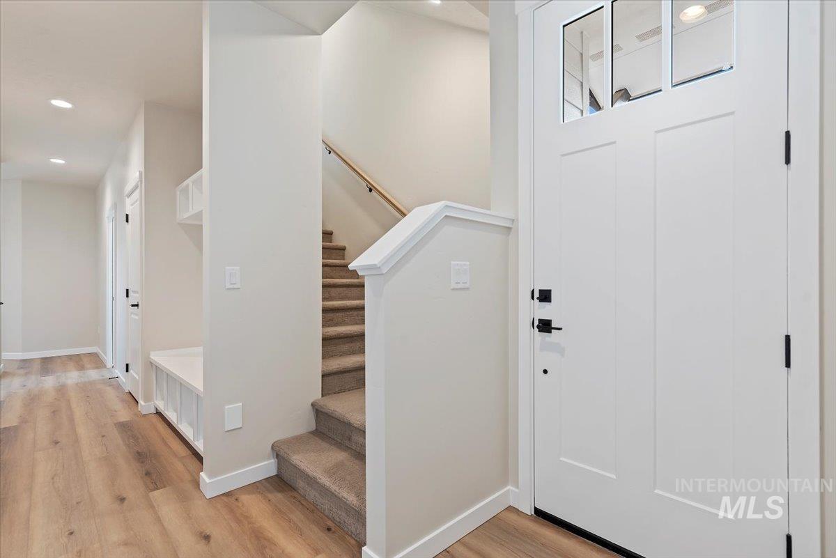 3866 W Spring House Ln