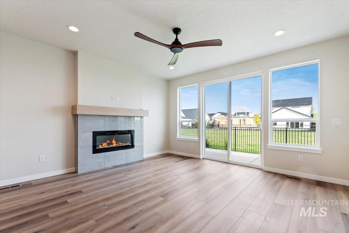 3866 W Spring House Ln