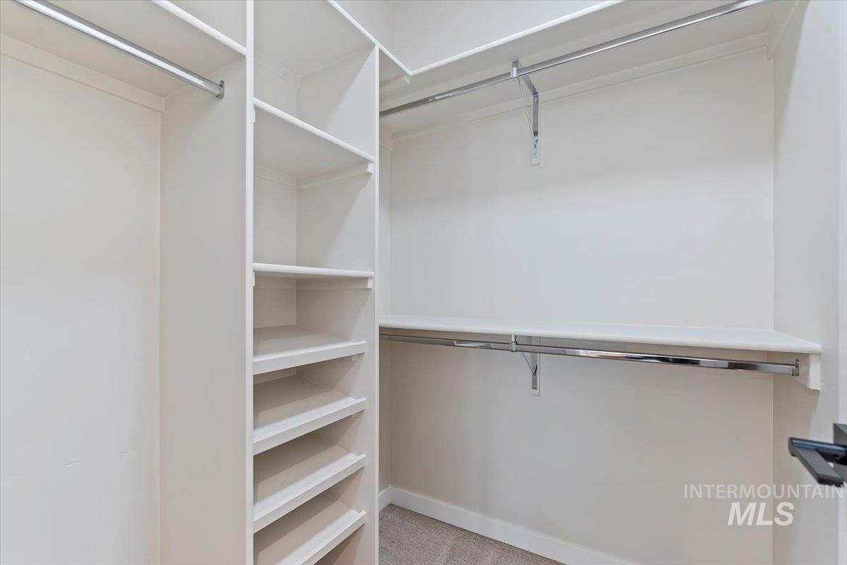 3866 W Spring House Ln