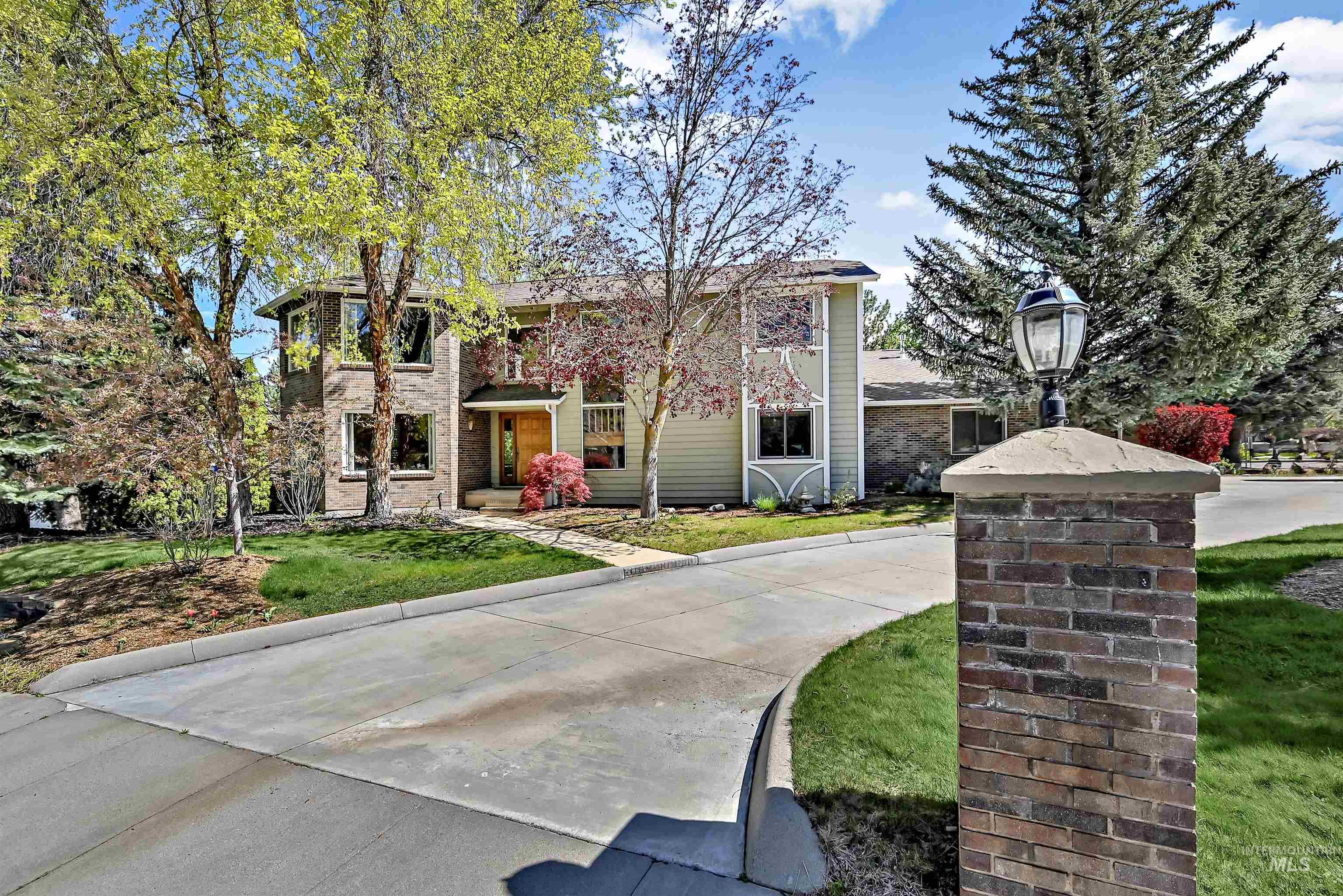 1282 E Braemere Road