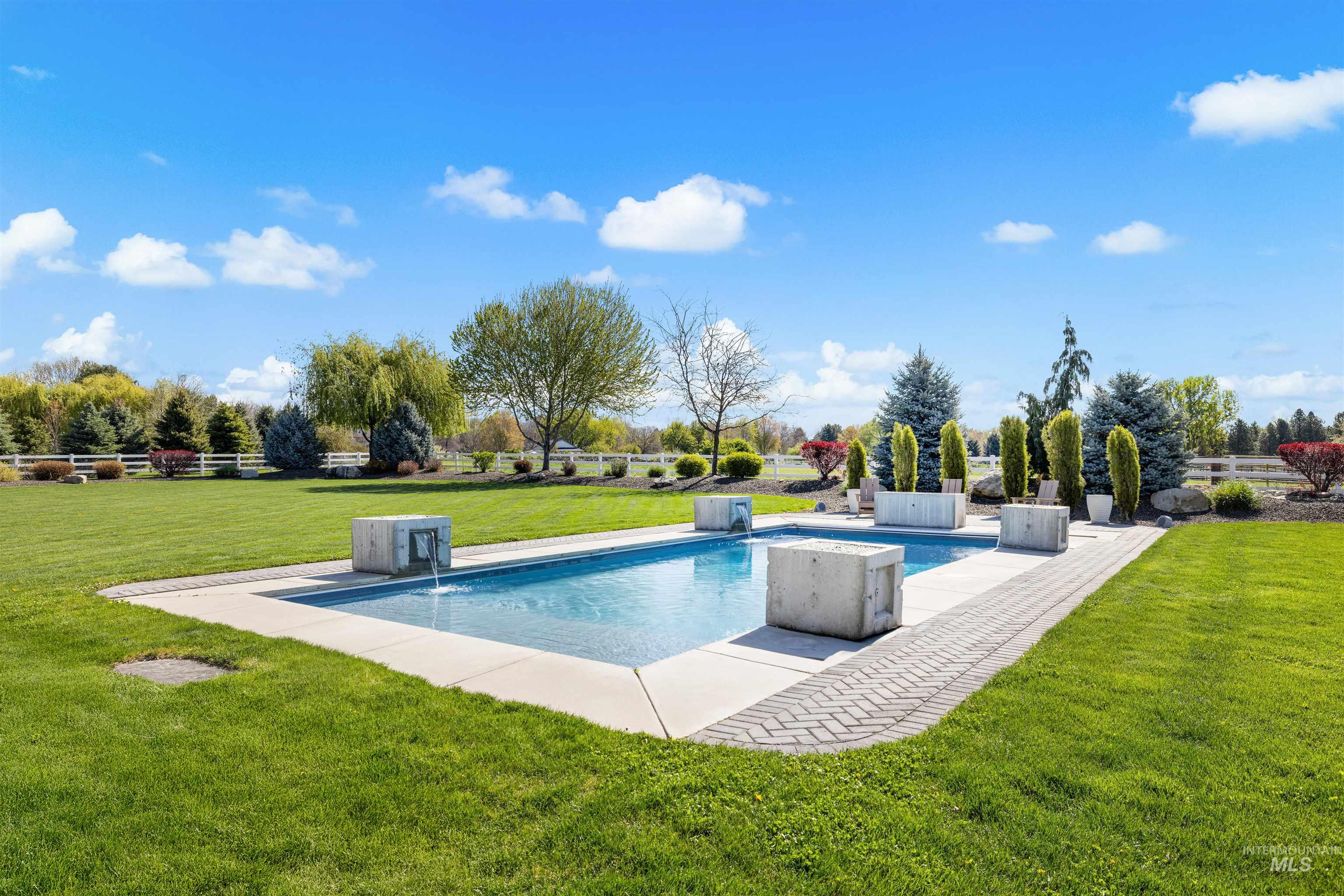2987 W Reflection Lane
