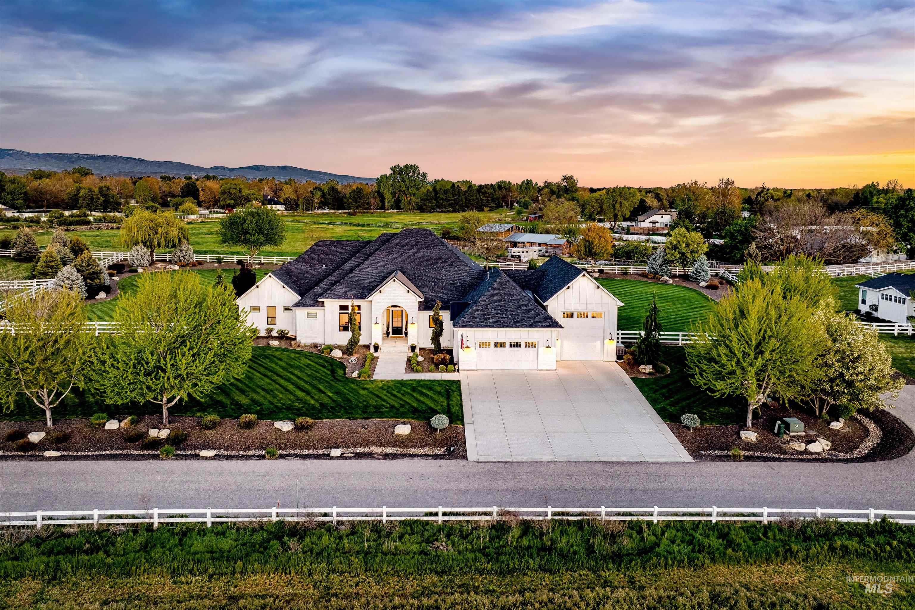 2987 W Reflection Lane