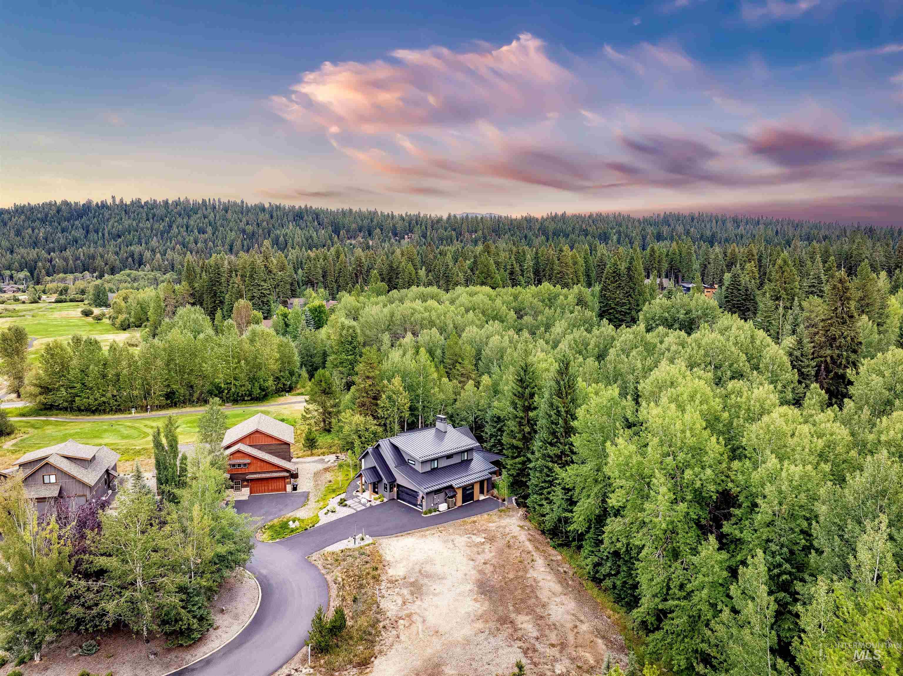 320 Mountain Cove Ct