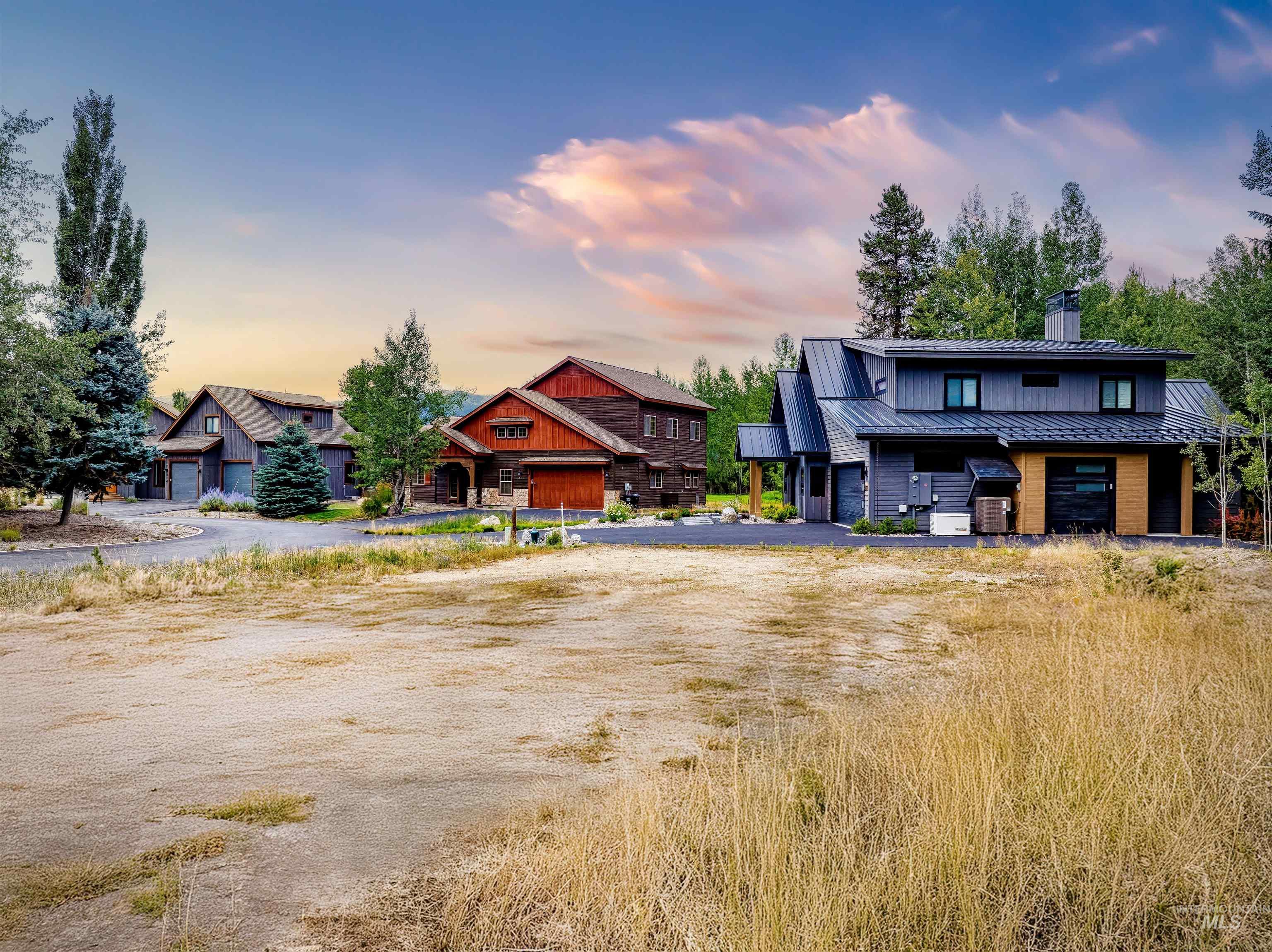 320 Mountain Cove Ct