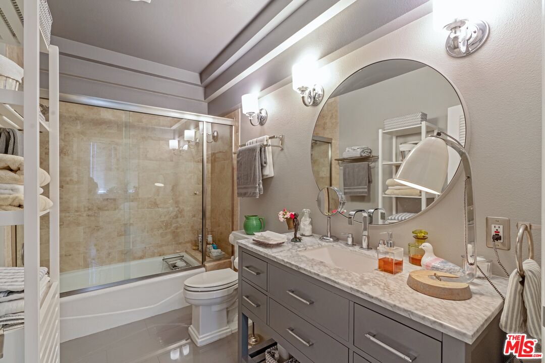 1670 MALCOLM AVE Unit: 302